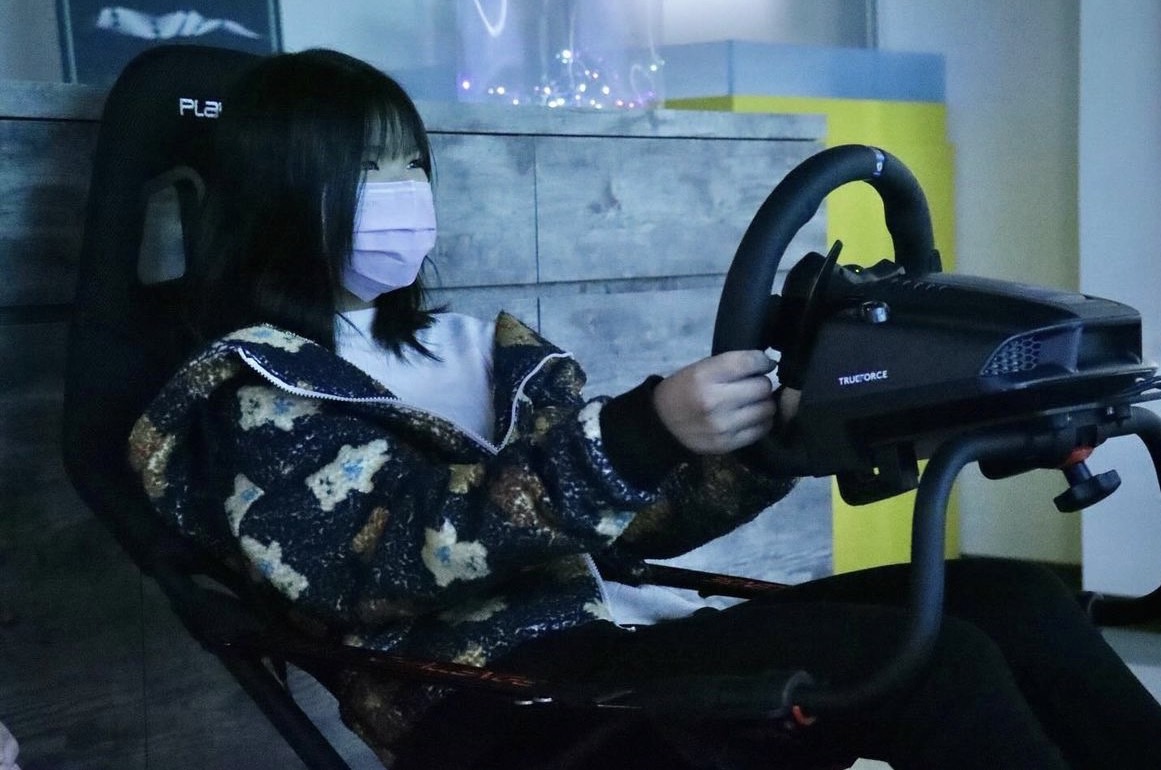 新店未來基地提供 VR 空間、微型虛擬攝影棚、錄音室等多媒體製作資源，歡迎各青創團隊、學生或一般大眾，對於新媒體領域有興趣的新北青年踴躍申請進駐。