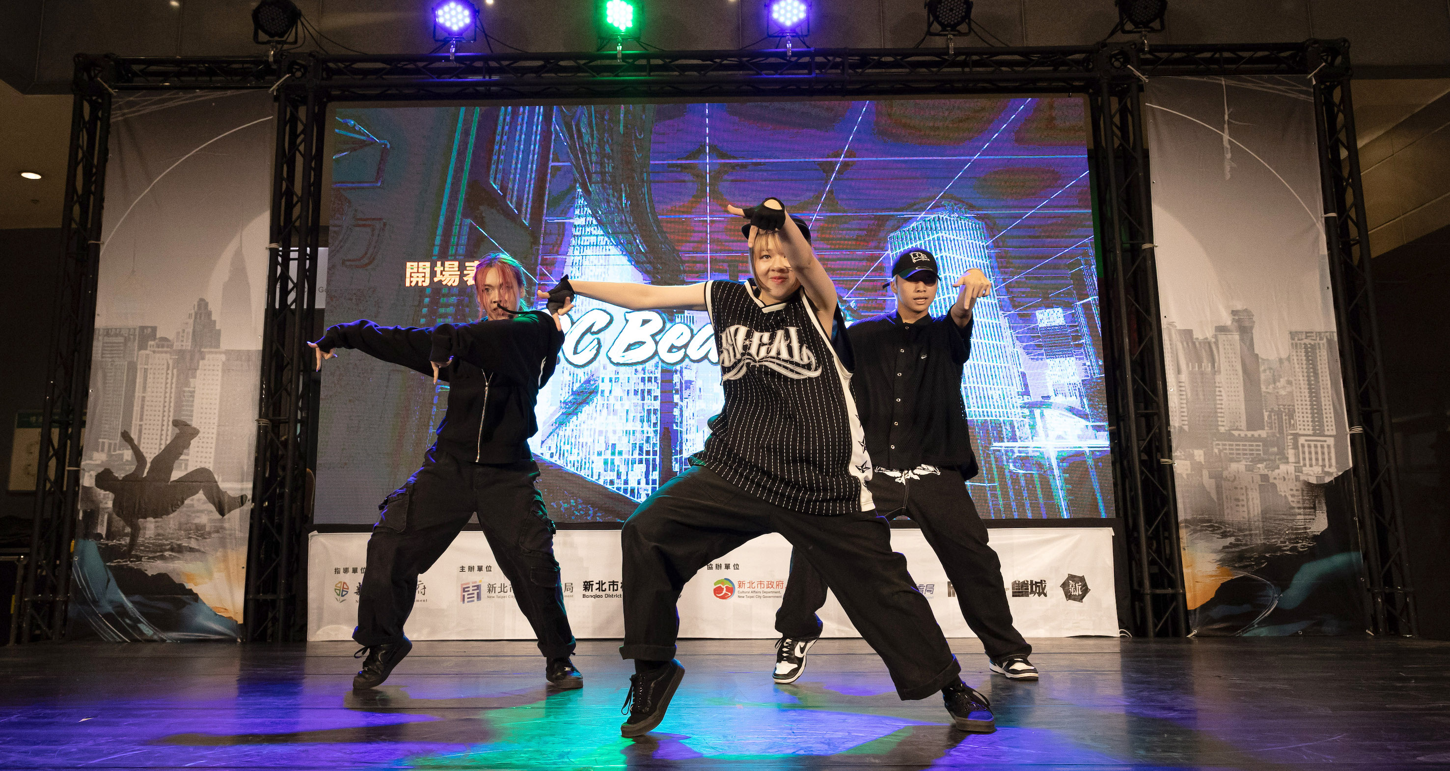 去年新北FUN 街頭青少年組排舞賽冠軍「HRC Beast Crew」，為2024 新北FUN街頭國際街舞大賽，帶來最震撼的開場演出。