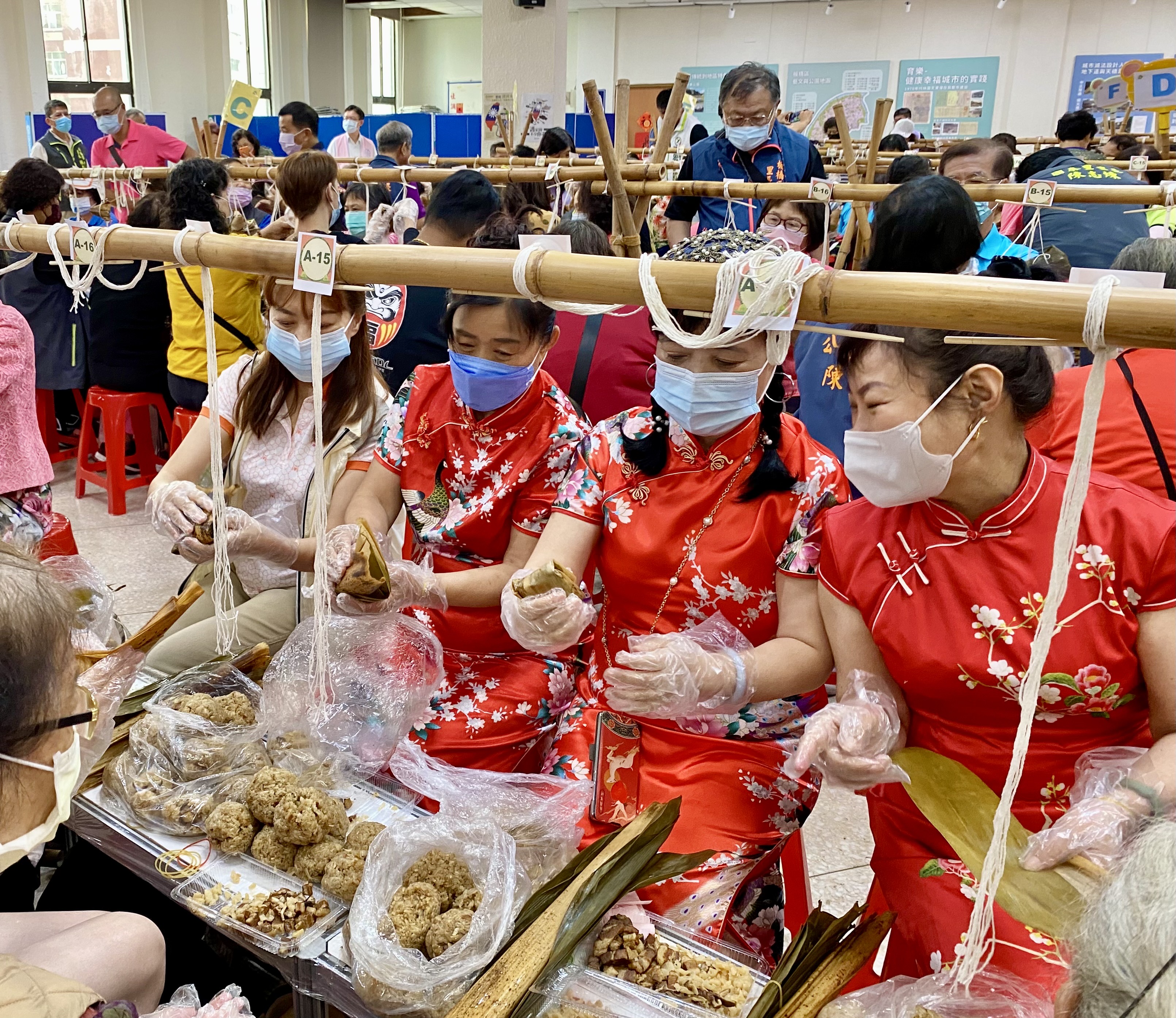 圖9.新住民朋友歡喜體驗包粽樂趣