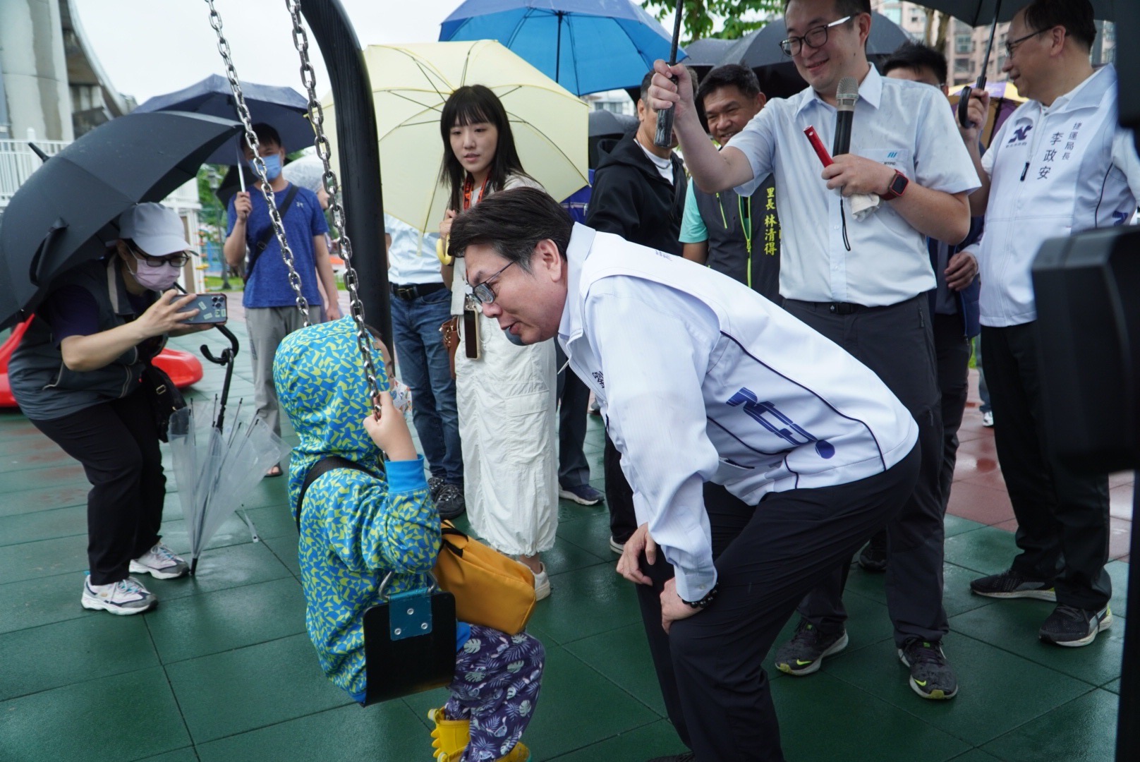 劉和然副市長與小朋友互動