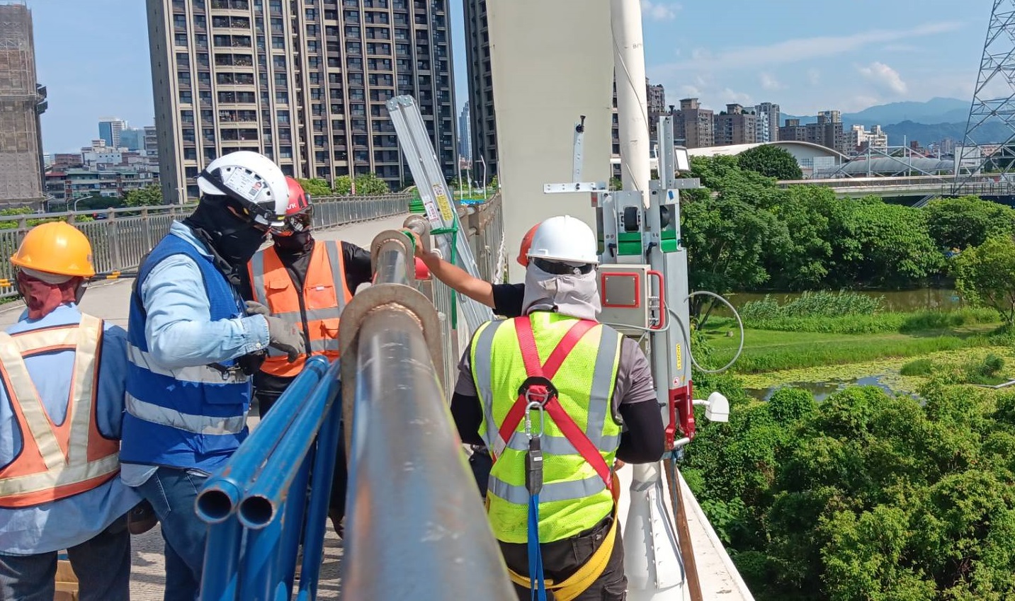 磁漏檢測作業檢查吊索內部狀況