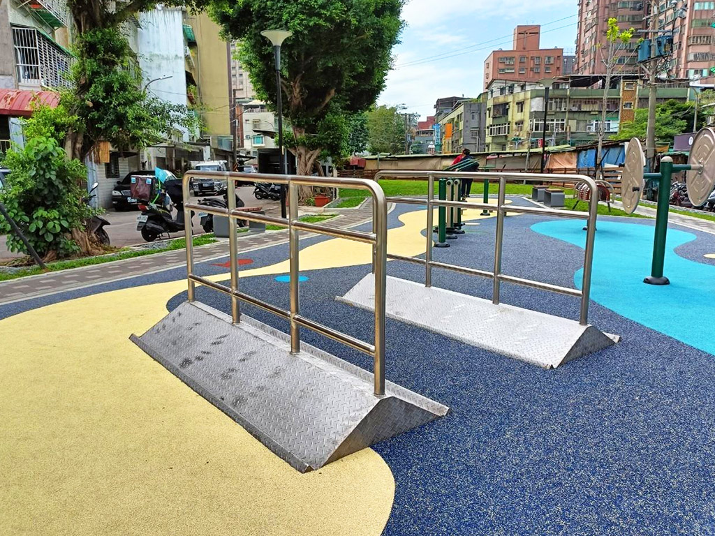 佳和公園-整體設計、鋪面融入海洋意象