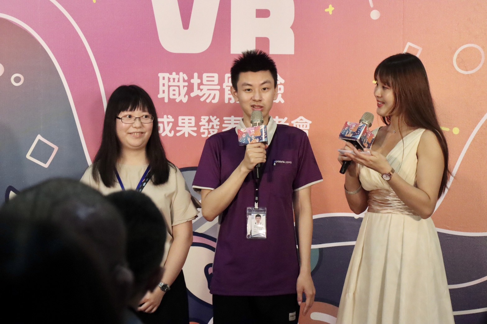 威務公司員工育榕上台分享工作感想