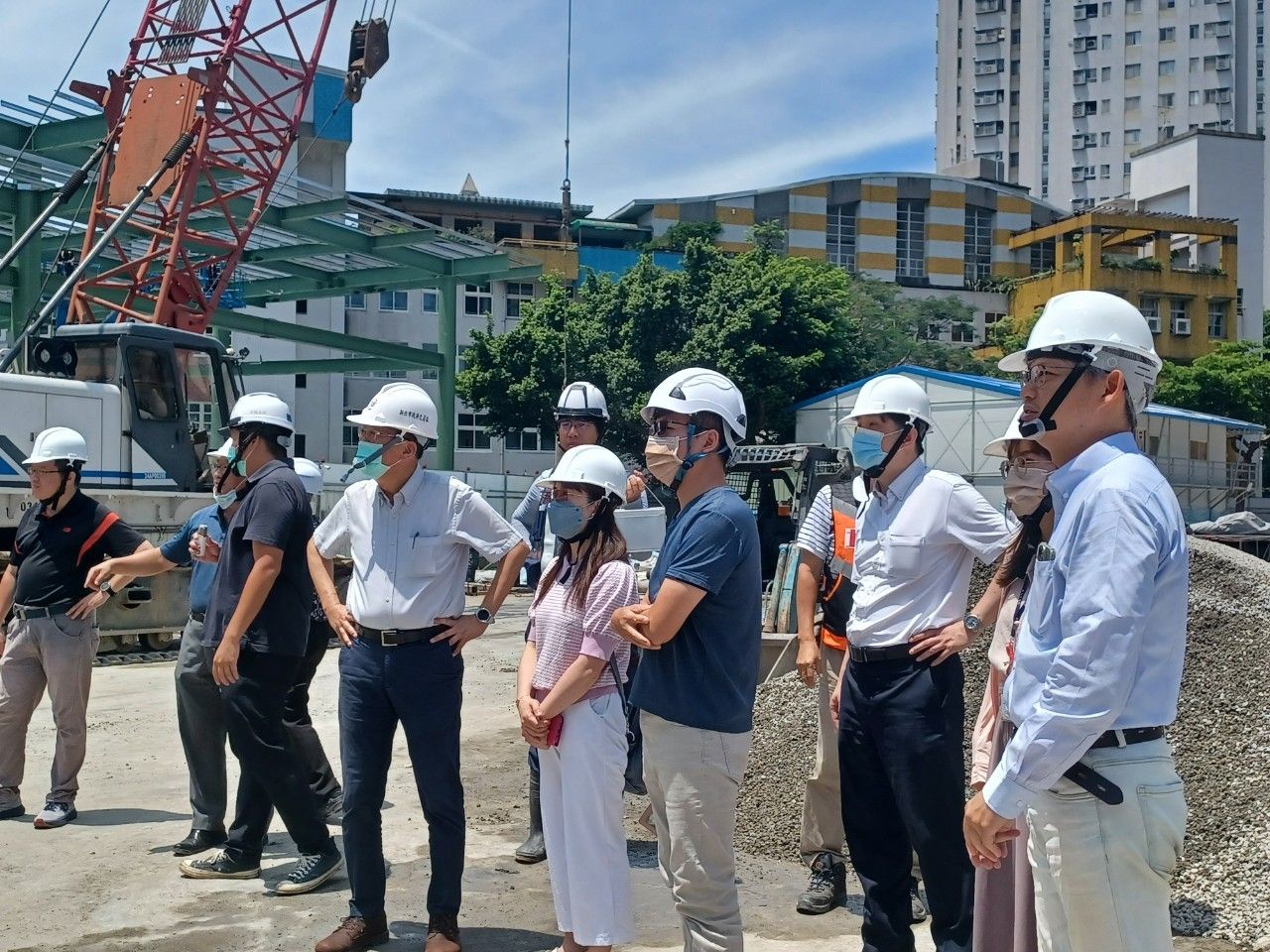 平臺成員視察工地施工狀況
