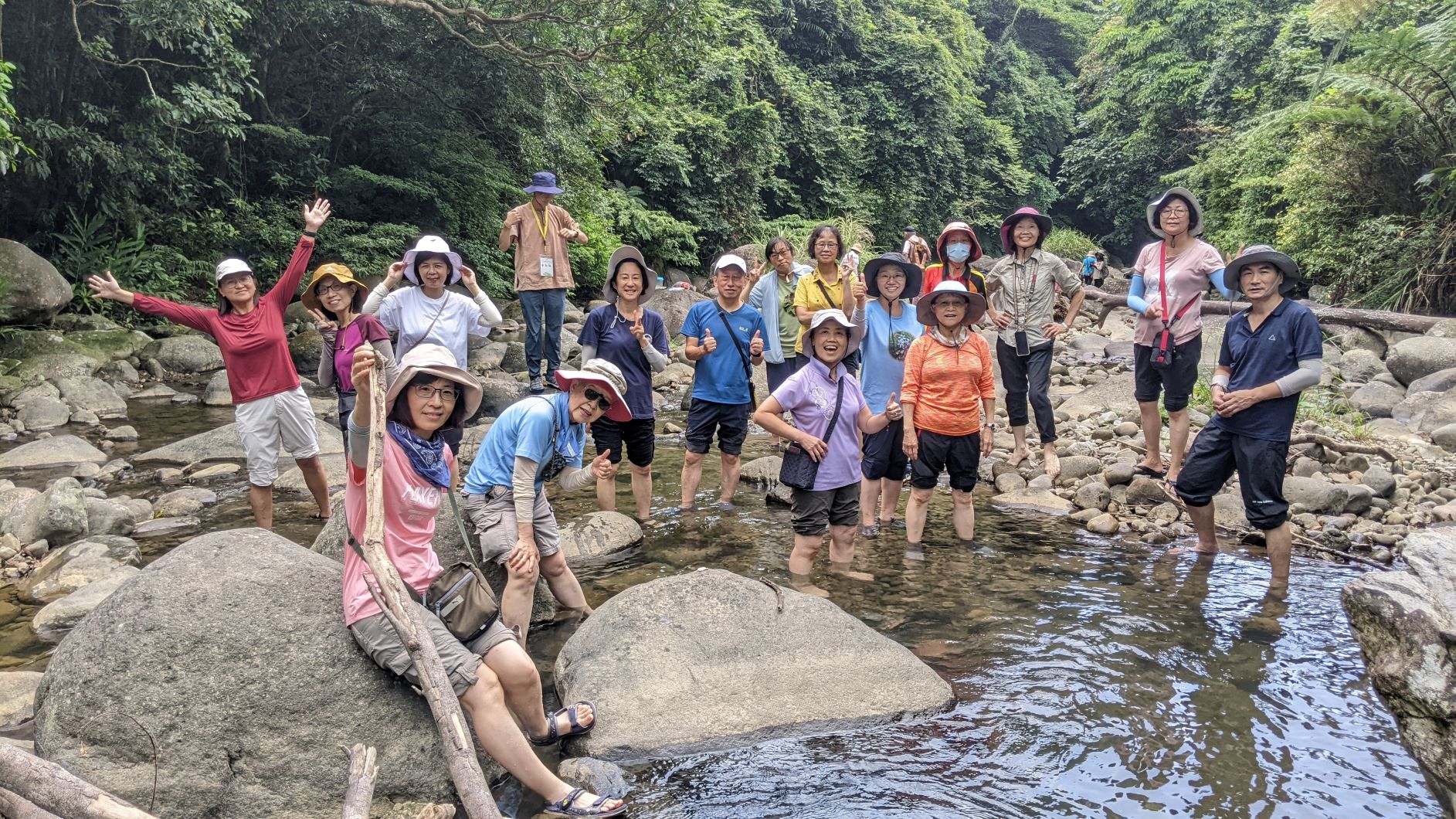  民眾在阿里磅生態農場可以邊探索大自然，邊體驗各種生態課程
