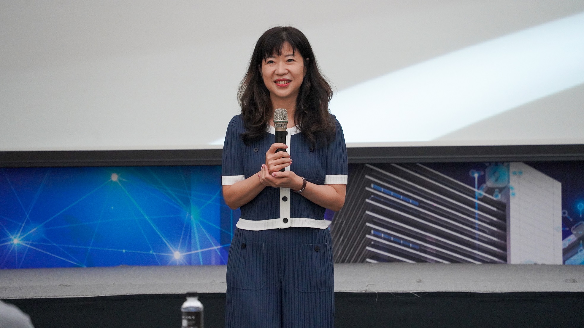 經發局盛筱蓉副局長表示，新北市擁有超過50家電動車相關企業，匯集電動運具產業所需的技術創新、研發投資、高端人才培育及產業群聚技術交流優勢。