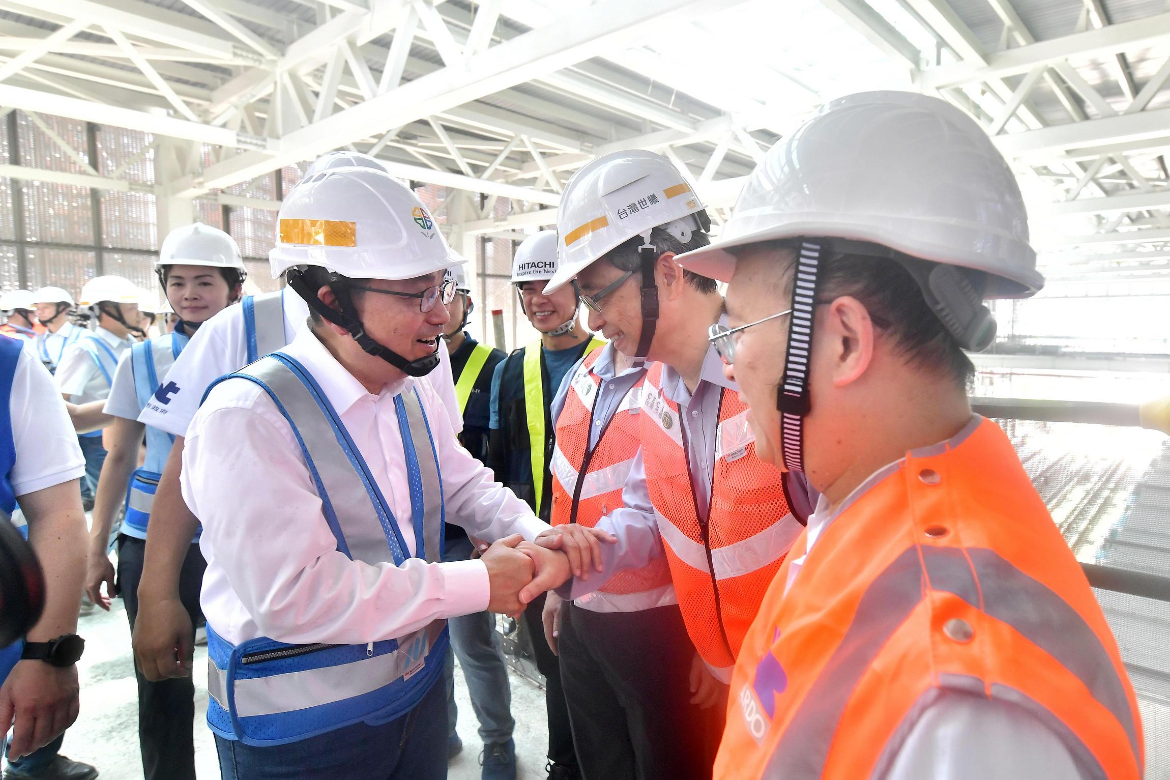 侯友宜市長赴三鶯線三峽站(LB06)視察施工進度，感謝施工團隊的辛勞