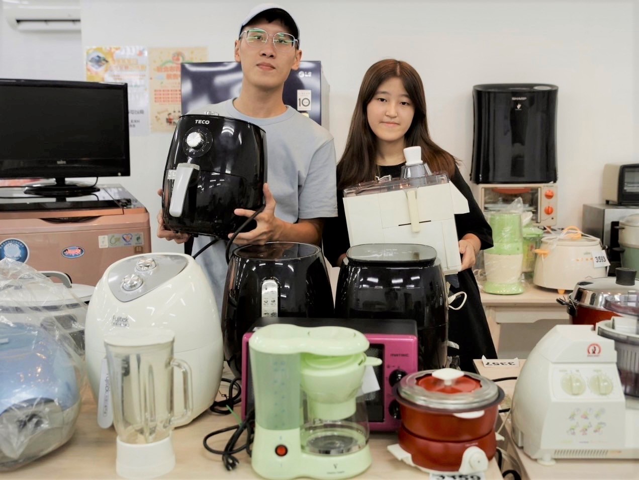8月24日新北環保局開學季特賣會，現場將展售超過300件二手家具及家電，且大多都是百元價