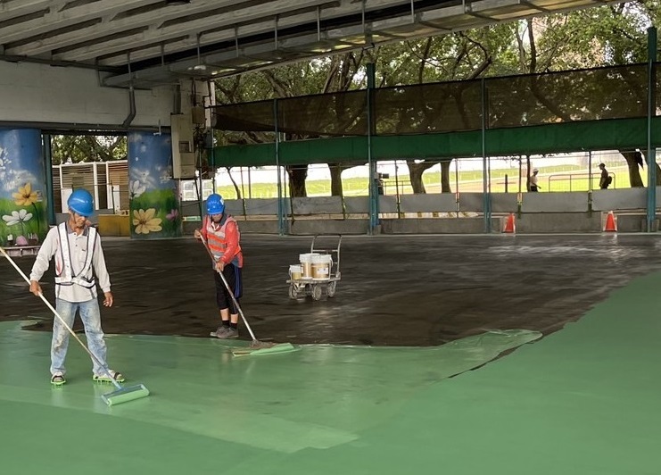 高灘處要求地坪表面需超越市區道路標線抗滑標準，確保使用安全