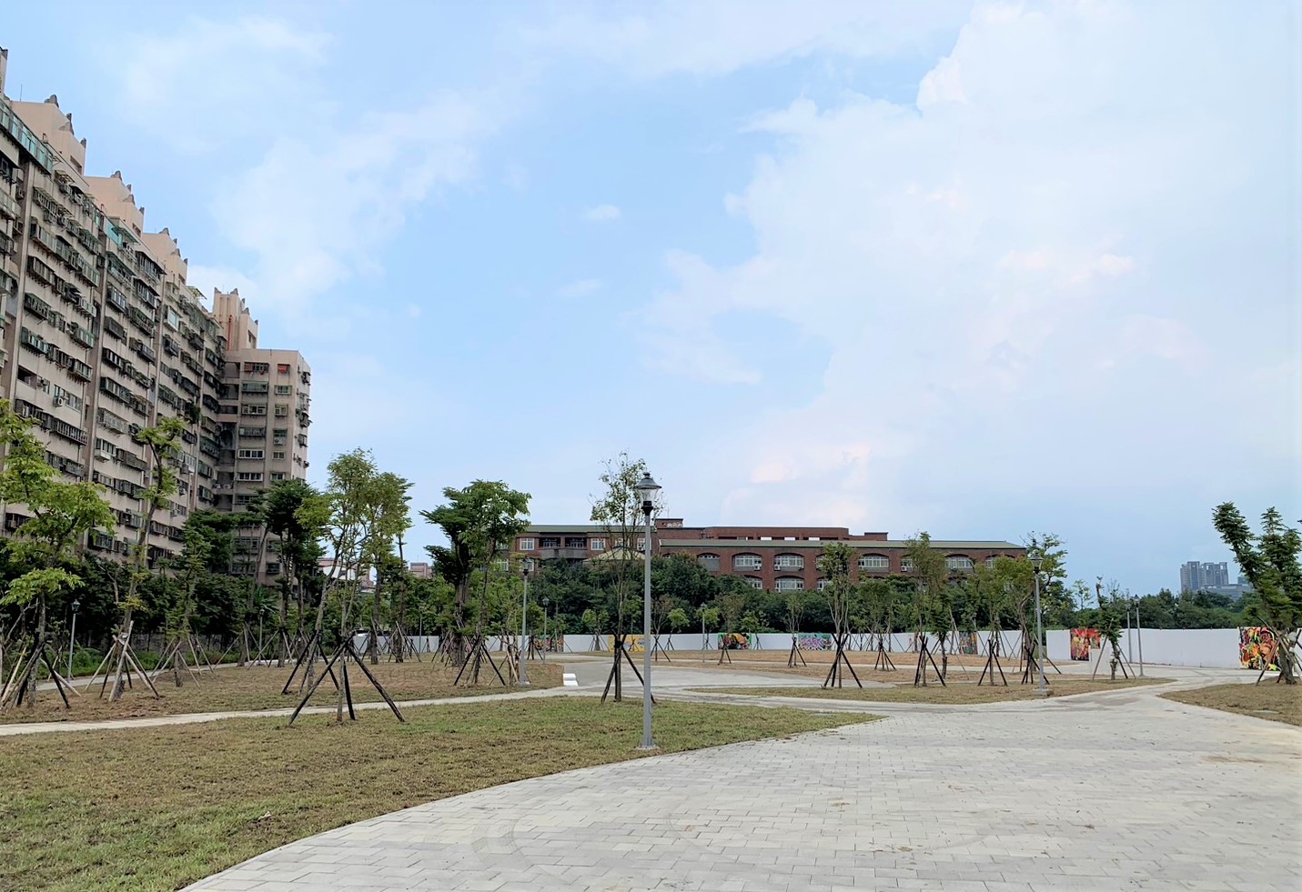 公兒三公園面積1.37公頃，共種植近200棵樹木。新北市地政局提供