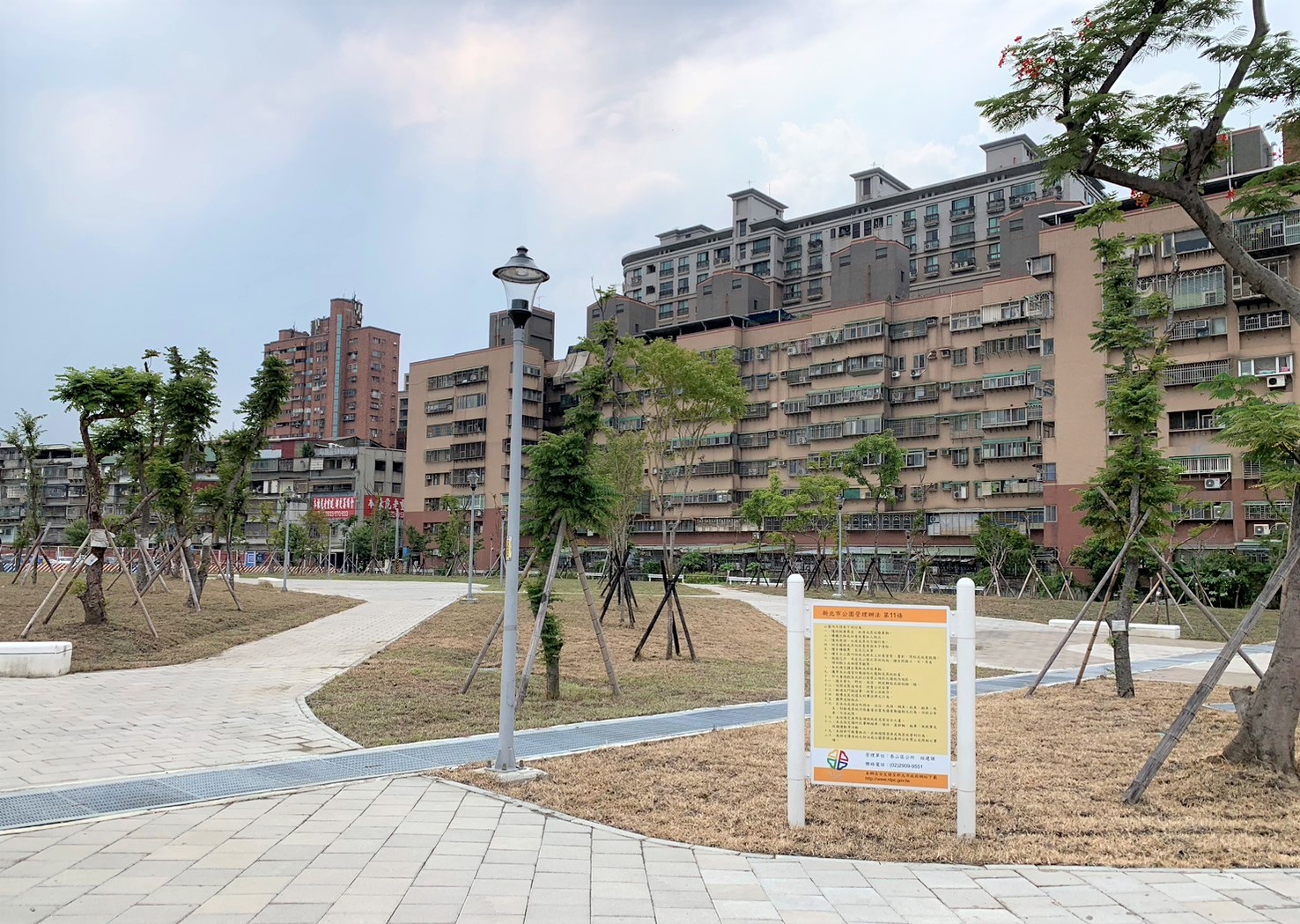 公兒三公園就在泰山明志路二段、民權街的住宅集中區旁。新北市地政局提供