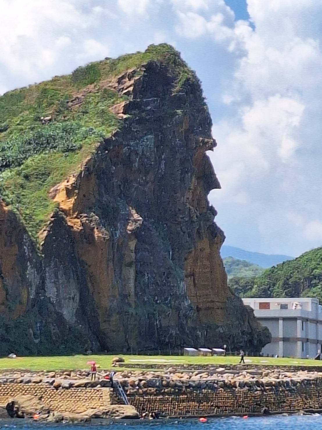 海上遠眺酋長岩