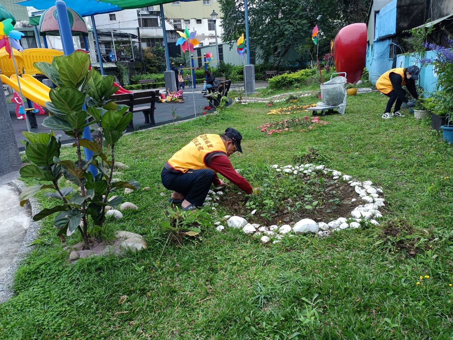 土城頂福里環保團隊接手植栽綠化及環境整理的認養維護工作
