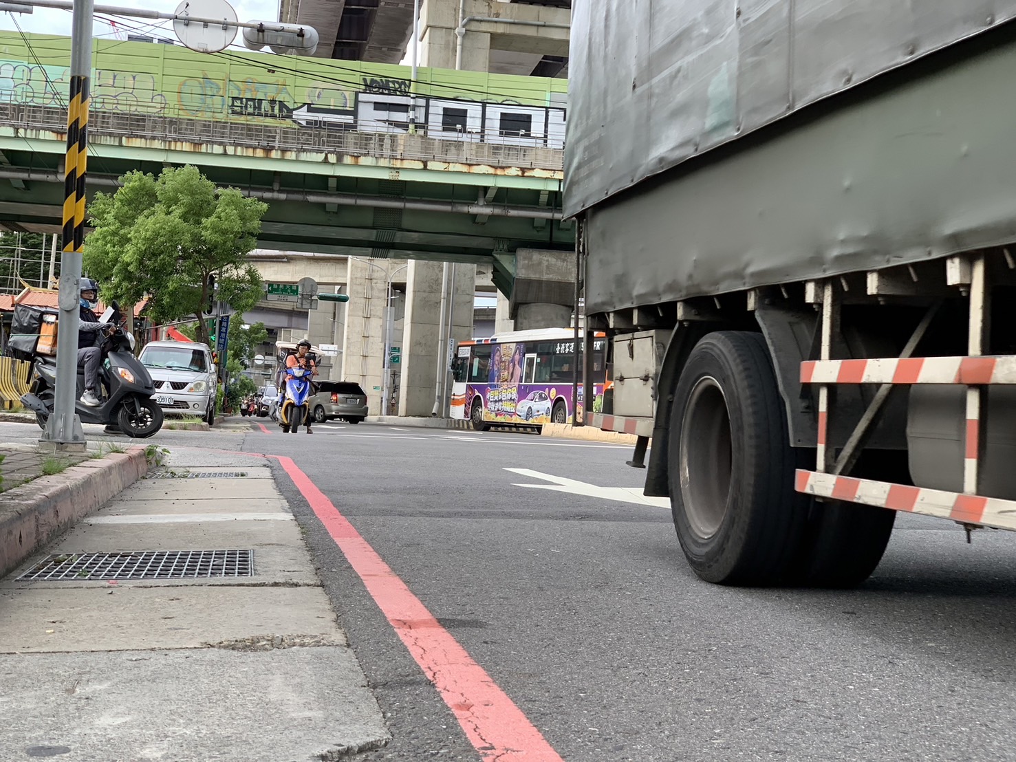 山陀兒颱風停班停課 全市紅黃線開放停車