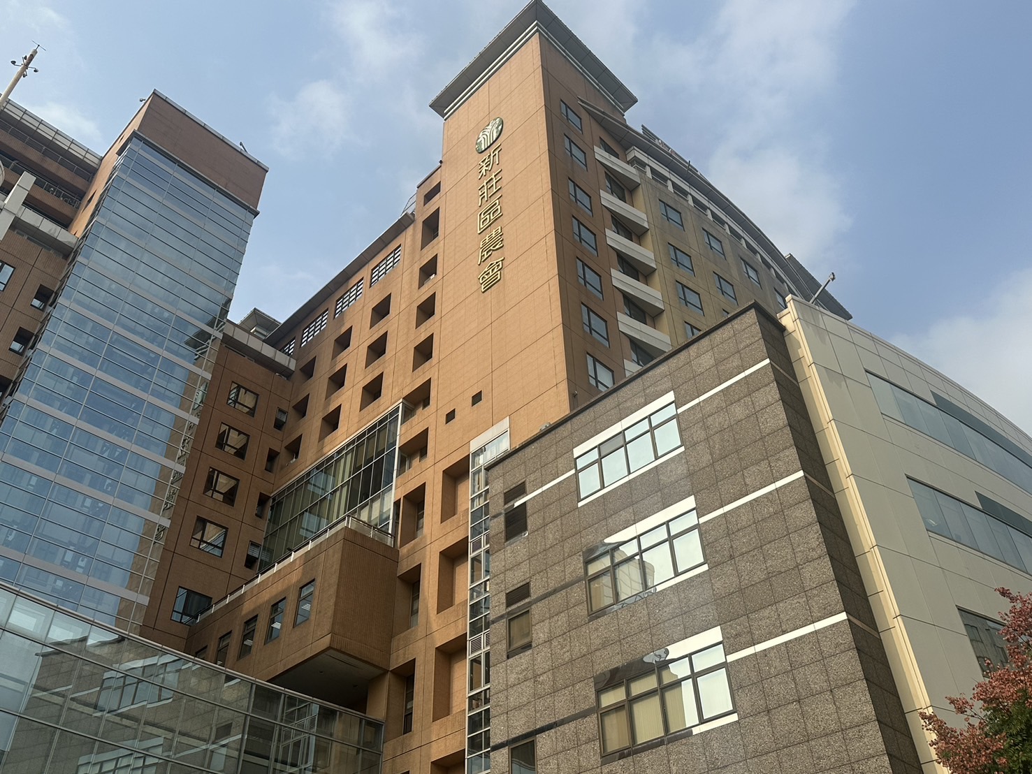 新莊就服站遷移到農會大樓5樓，歡迎市民朋友來找工作。