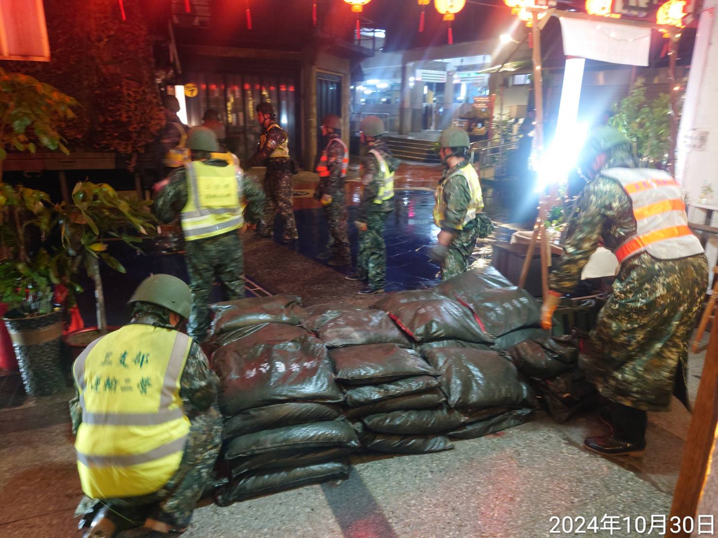國軍預置沙包防範瑞芳老街積淹水1