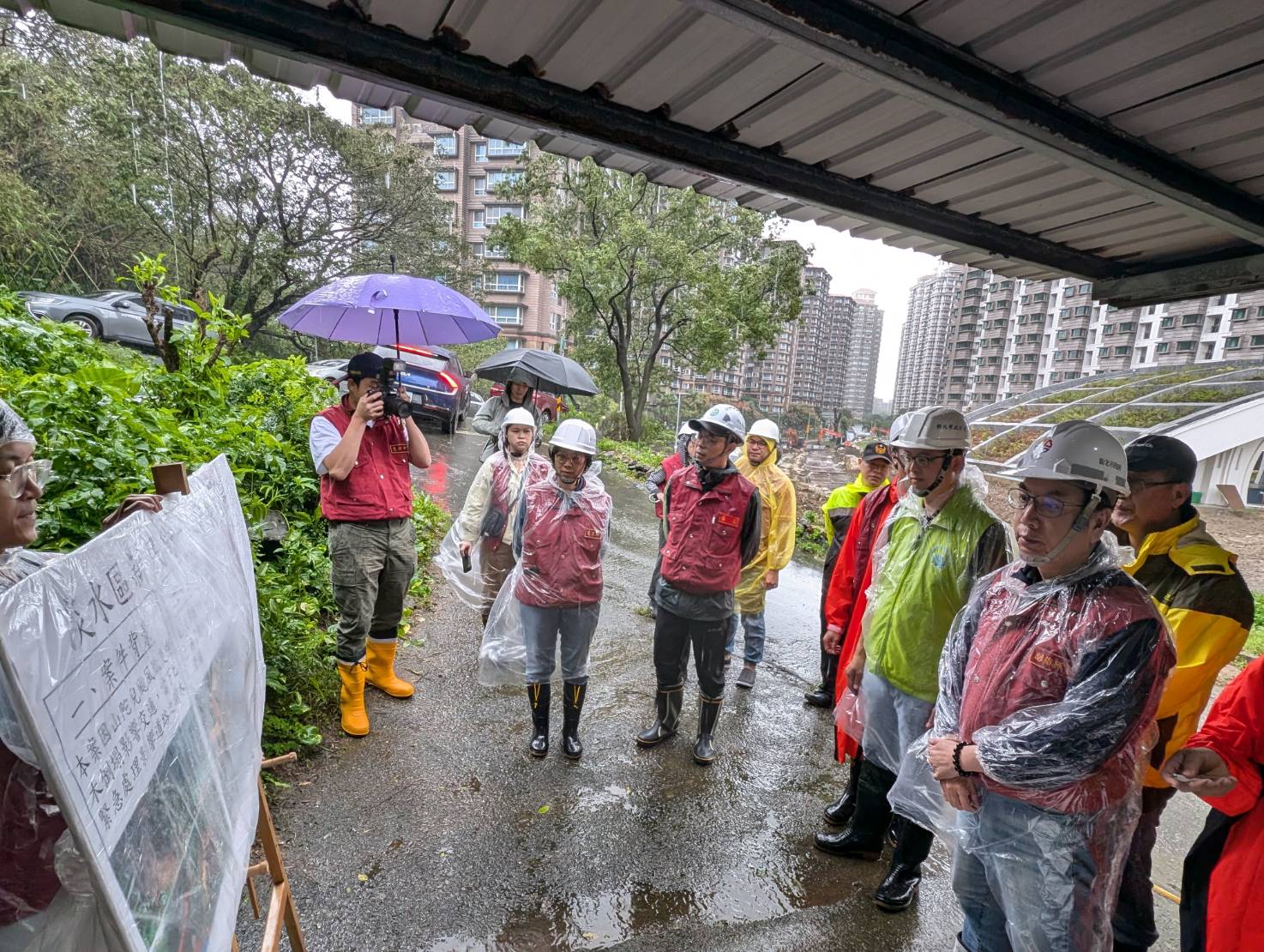  副市長劉和然聽取復健工程簡報