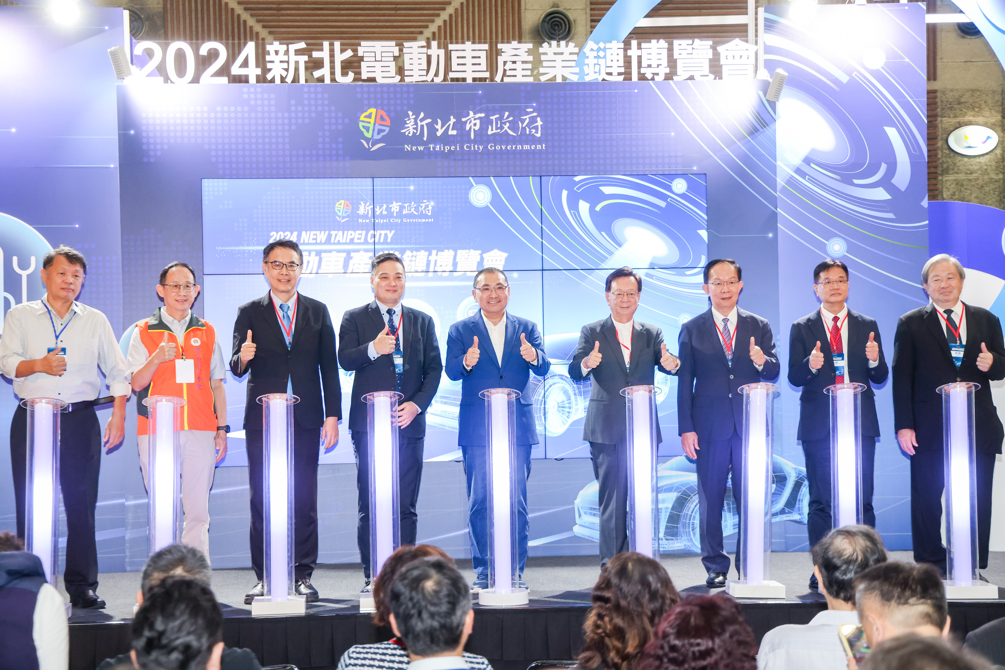 侯友宜今(15)日出席「2024新北電動車產業鏈博覽會」。