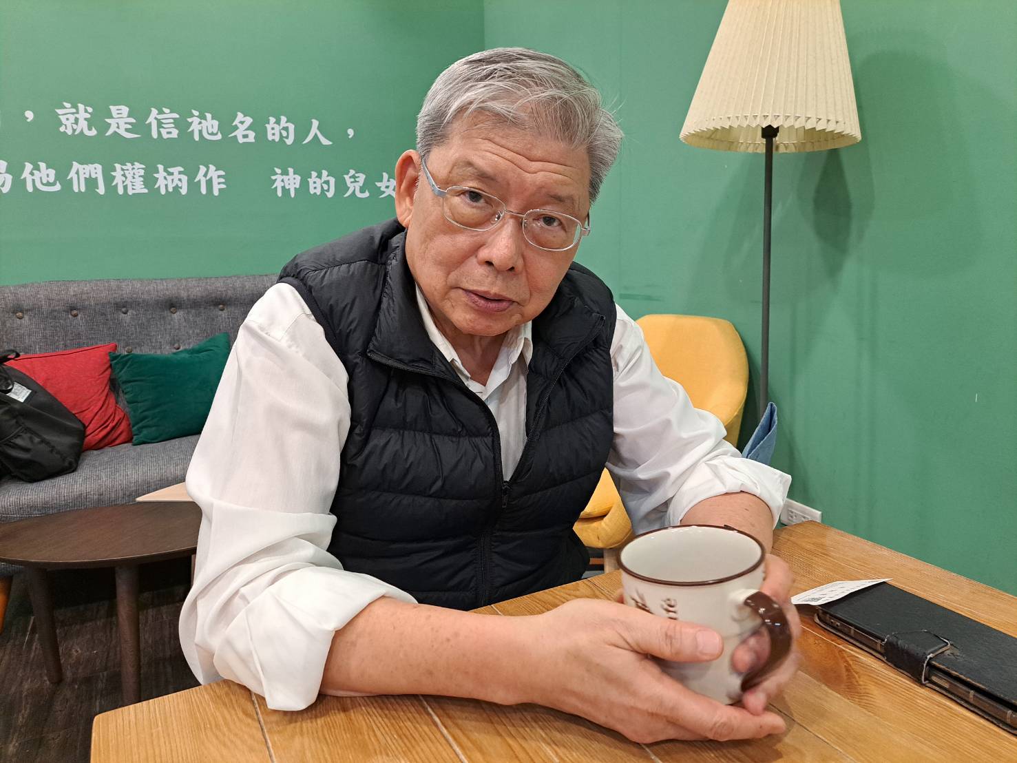 社團法人中華家庭暨社區展望協會理事長成亮表示 許多高齡照顧者「心事無人知，也沒人想知」