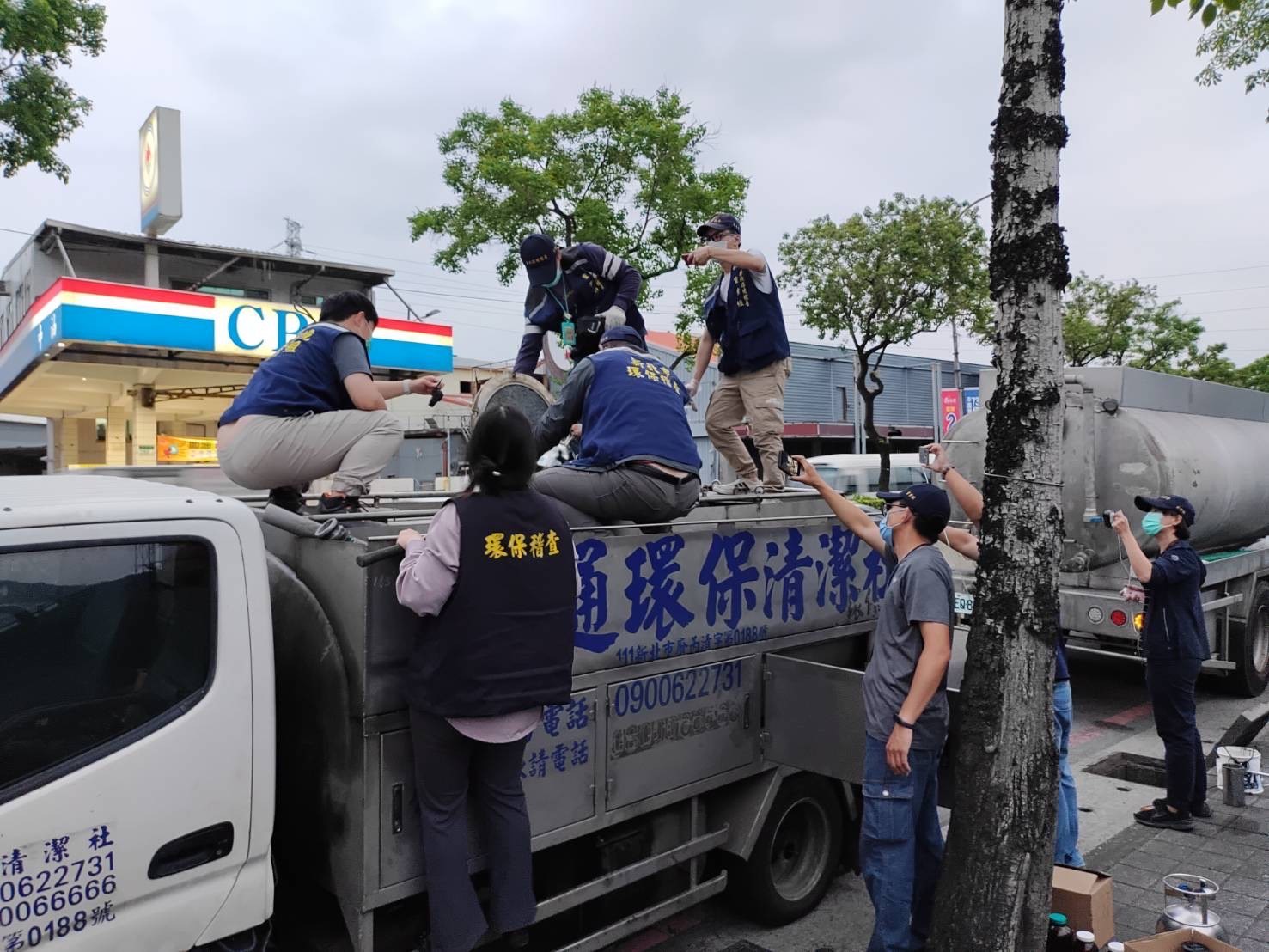 透過GPS勾稽比對水肥車載運路線，攔查可疑槽車