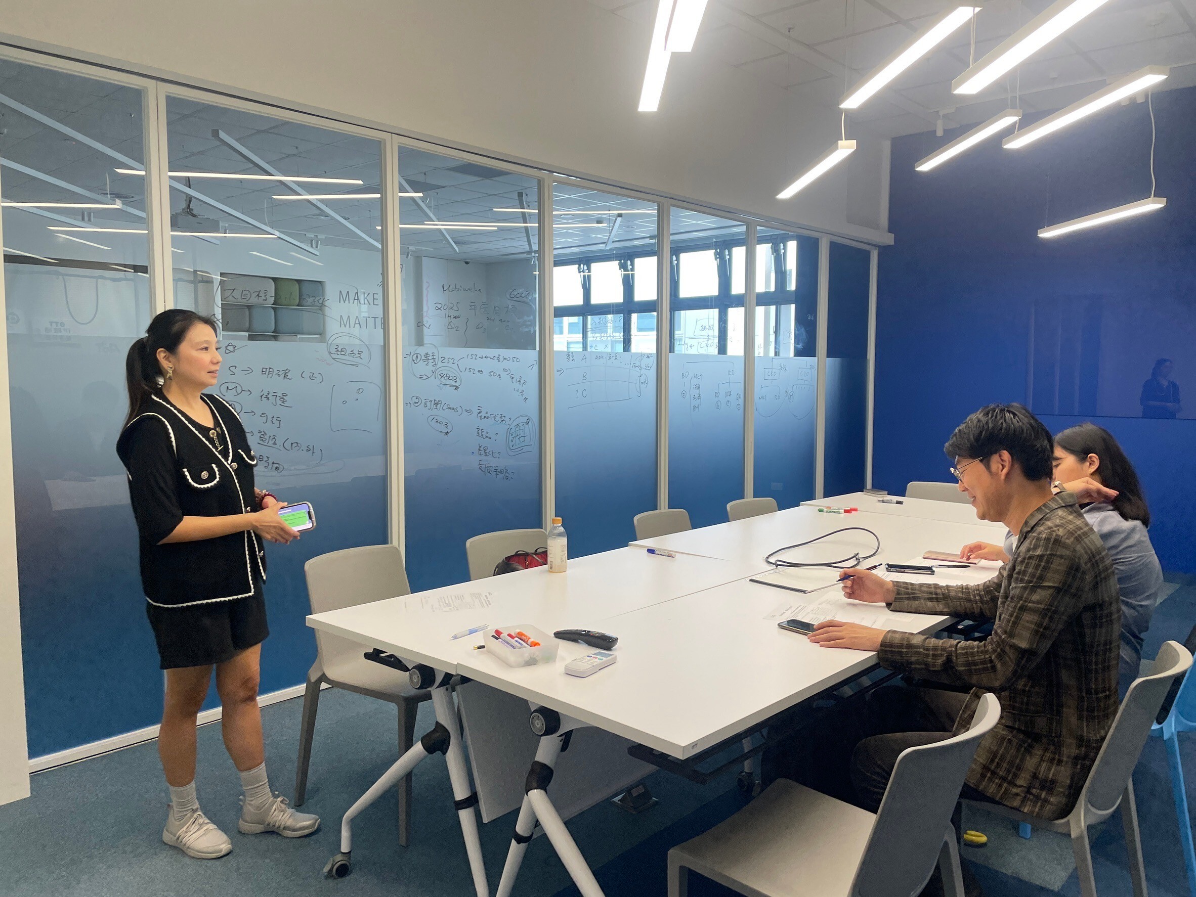 進駐新北寶高數位基地的團隊，可進行「一對一顧問輔導」。