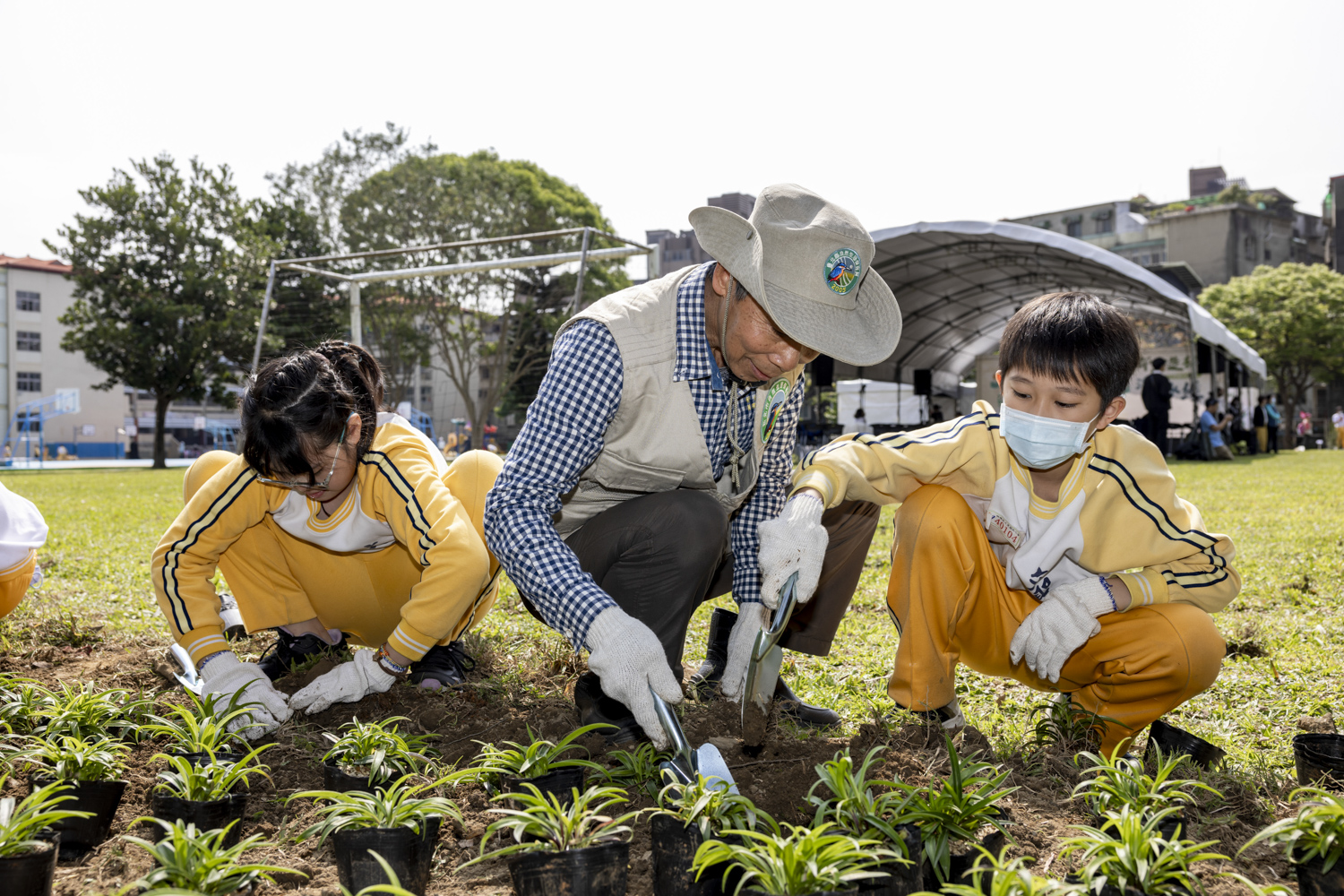  新北市號召民間團體，透過計畫性植樹每年可達逾148萬噸碳匯