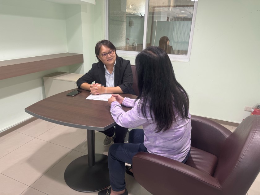 示意圖：續航中心提供深度職涯諮詢，由財務專業諮詢師提供秀秀財務規劃建議