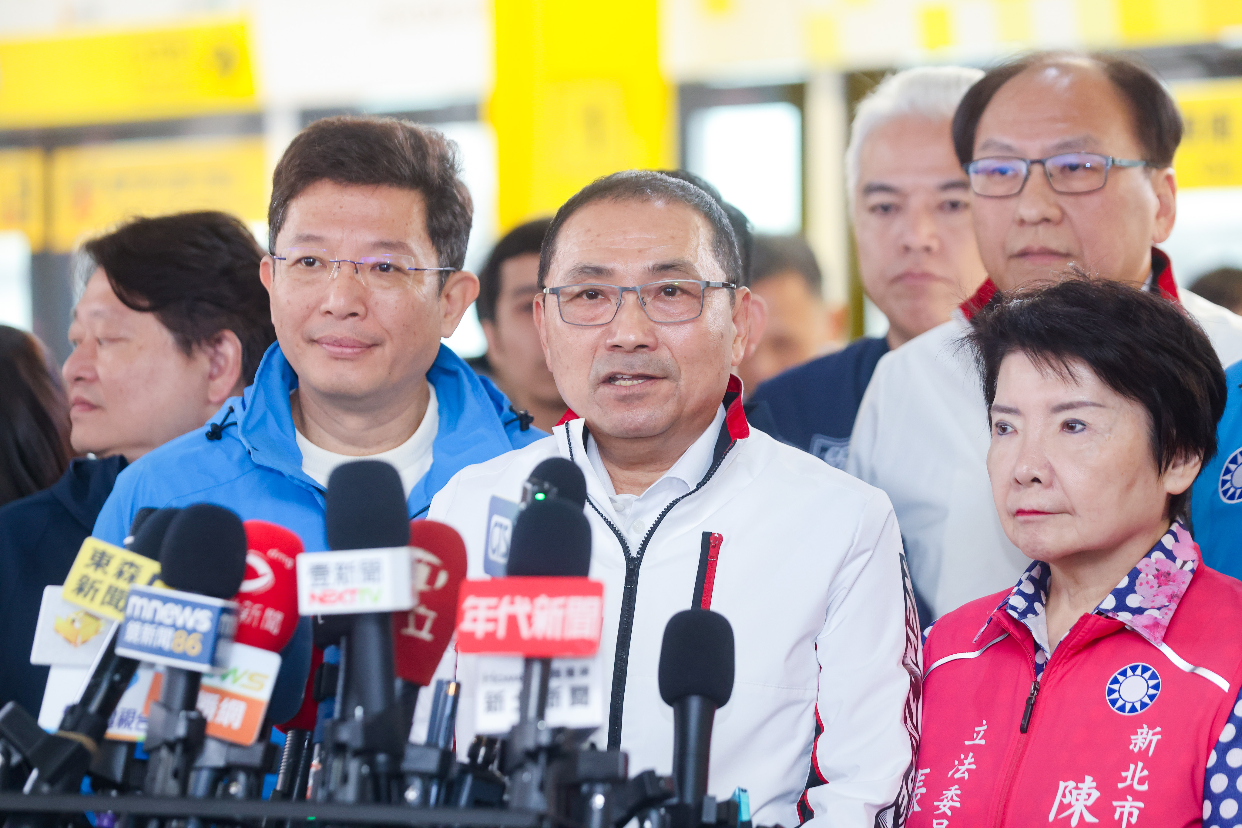 新北市長侯友宜今（12）日視察新北環狀線地震復原工程列車運行情形，宣布今日中午全線復駛