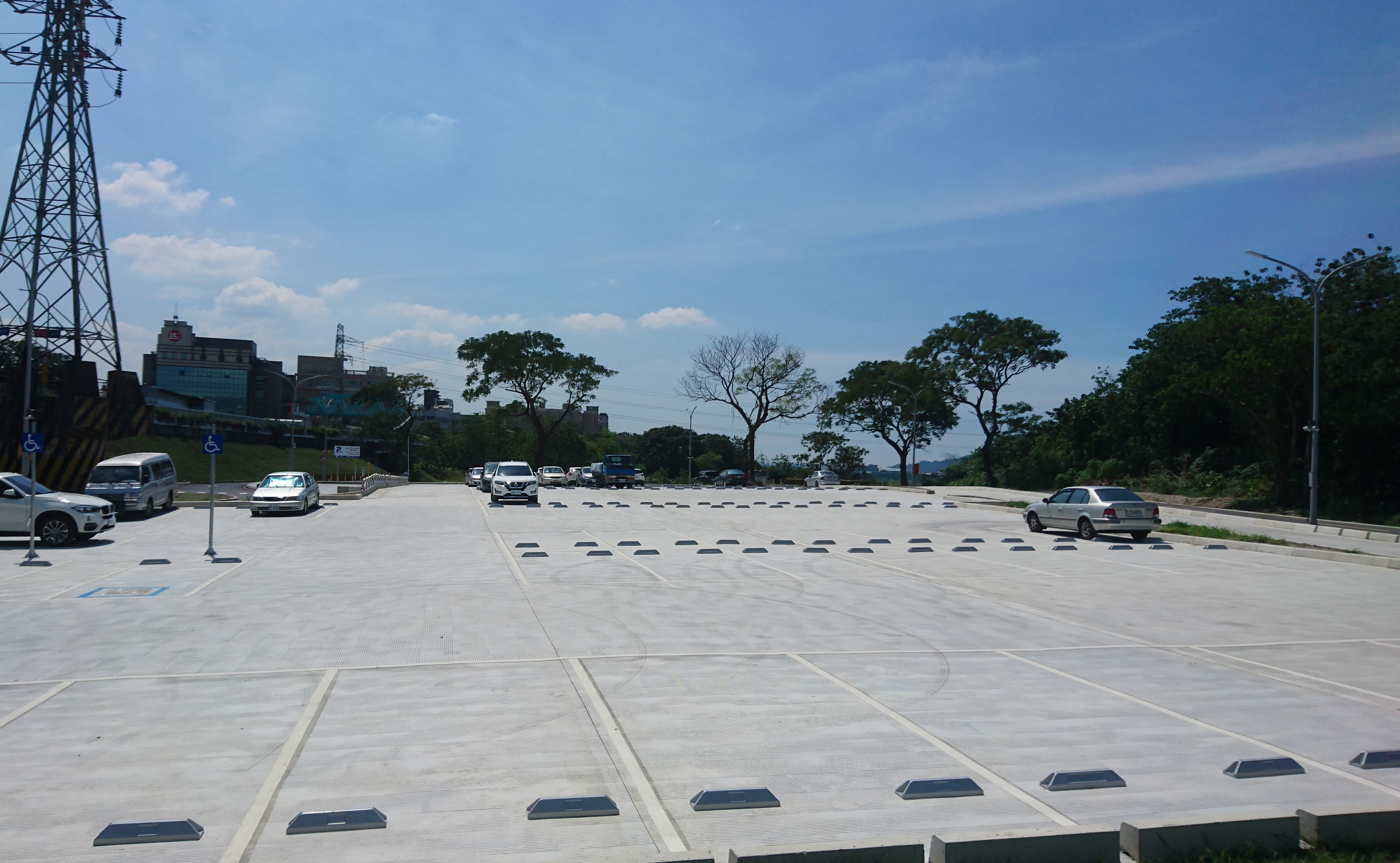 土城區成功水門停車場