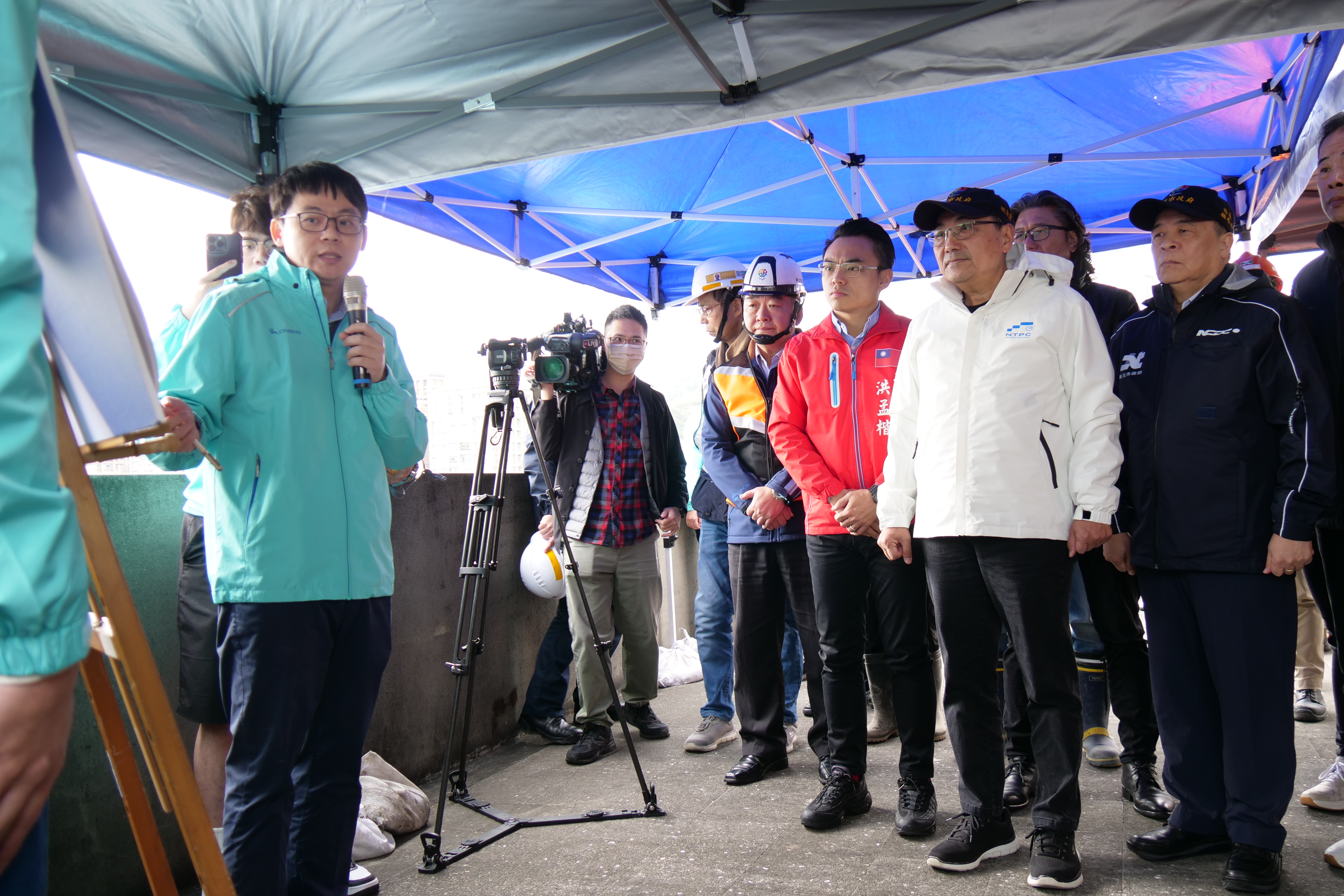 侯市長視察國1五股交流道改善工程 ，並聽取簡報