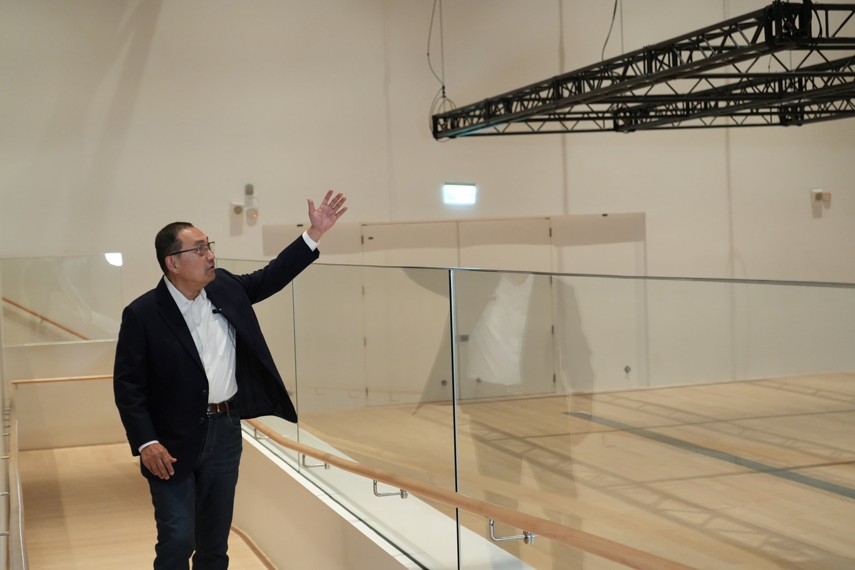 侯友宜日前透過影片介紹新北市美術館內部環境以及開館進度。