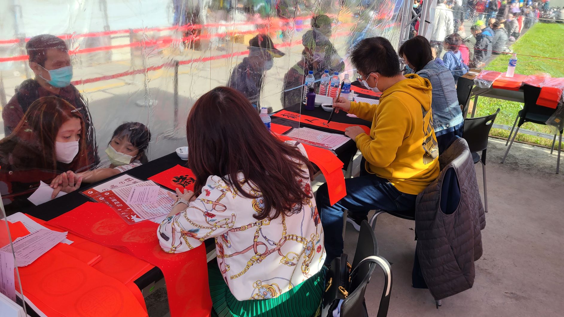 重新觀光市集迎春邀請國內三大書法大師現場書寫春聯