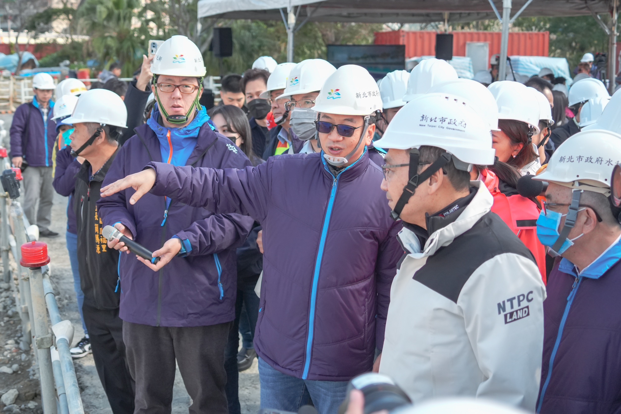 侯友宜市長視察東門溪排水改善暨鳳鳴滯洪池工程