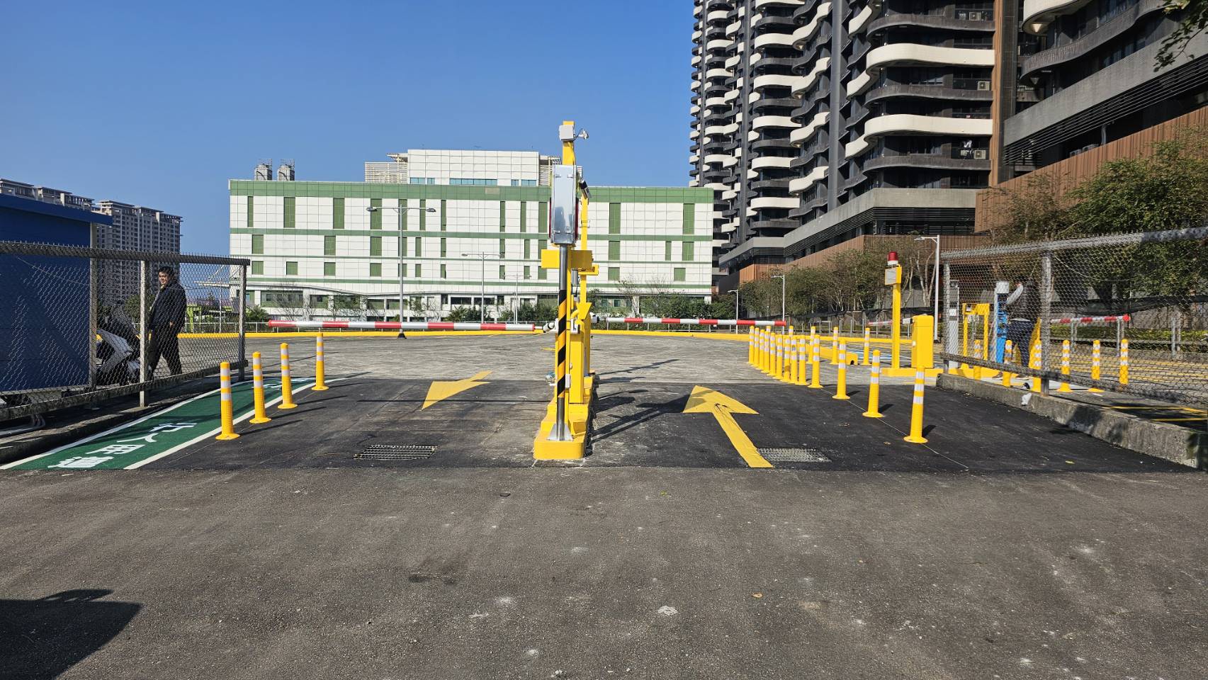 新市段平面停車場-2