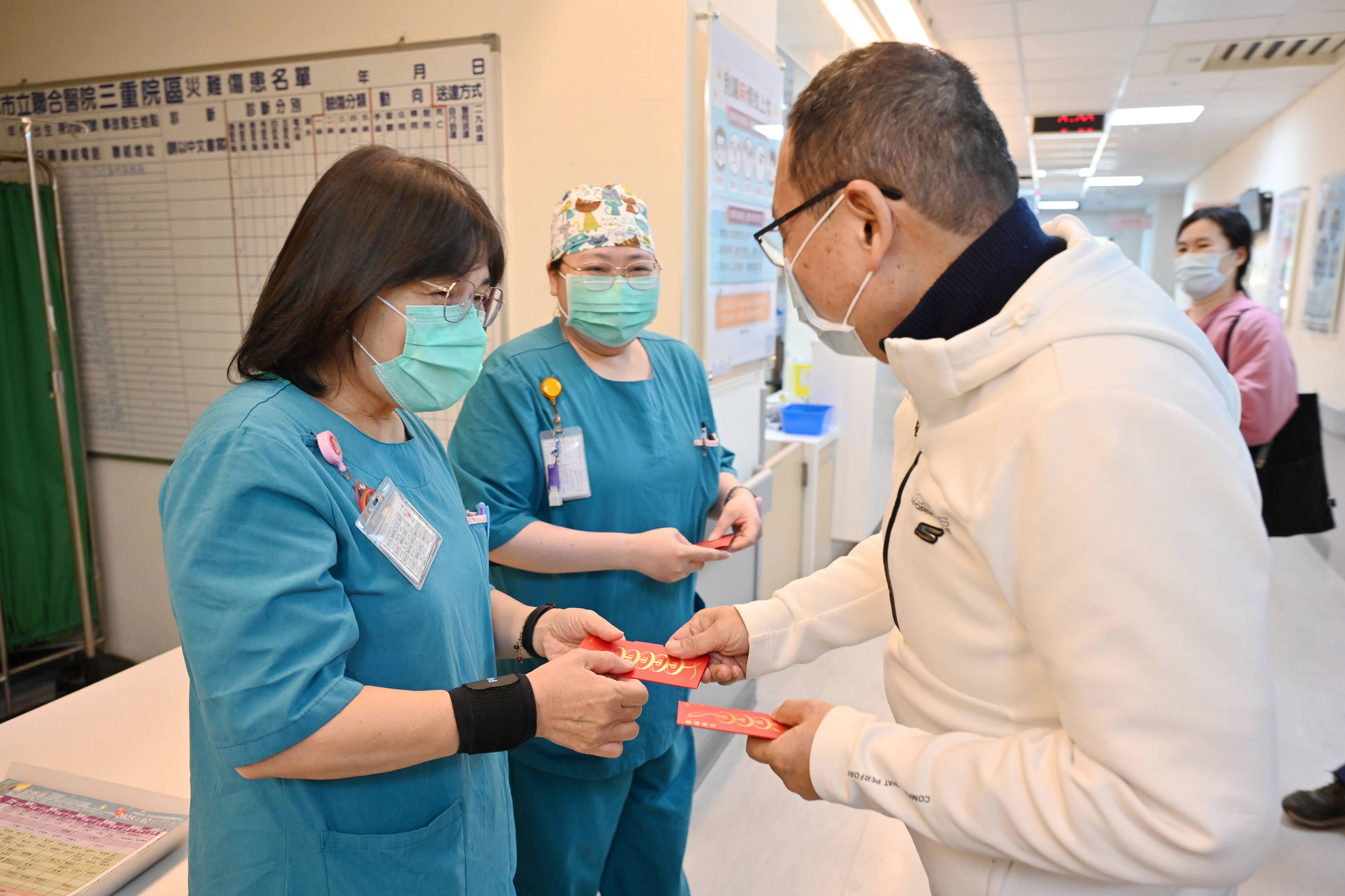 侯友宜感謝辛苦的醫護人員春節期間持續照顧市民健康