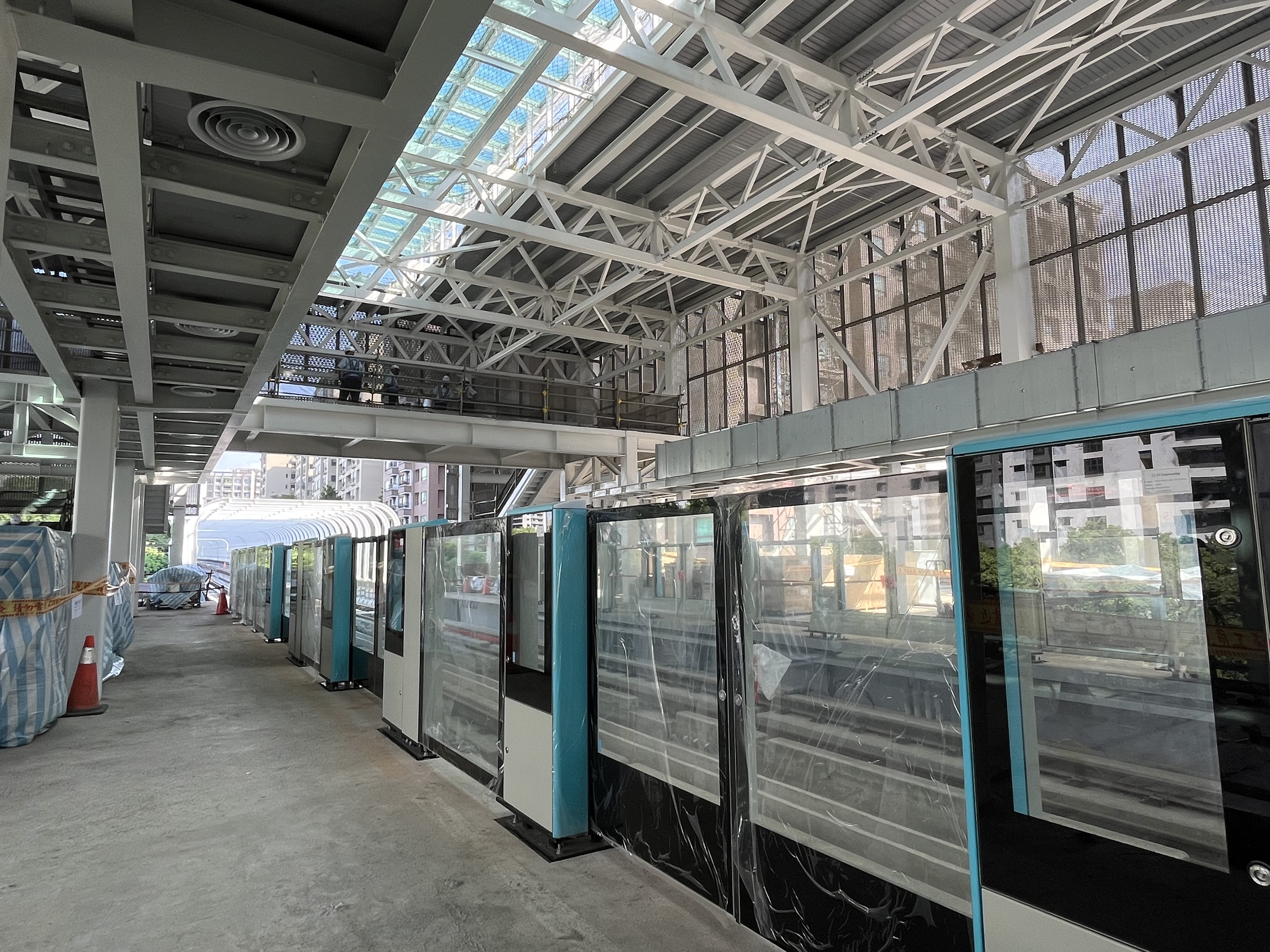捷運三鶯線滿滿的「三鶯藍」