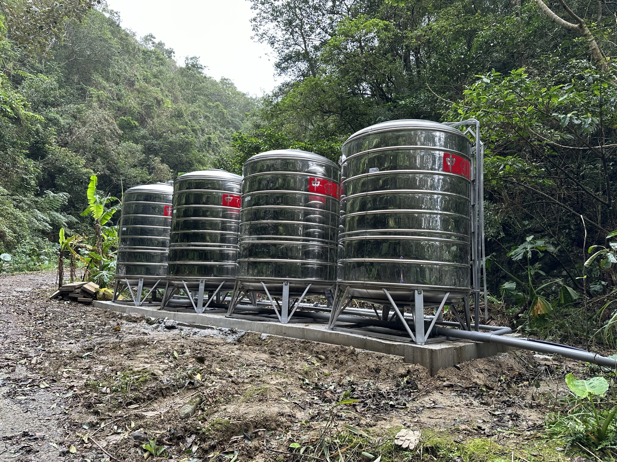 坪林里新設儲水桶，提供民眾用水