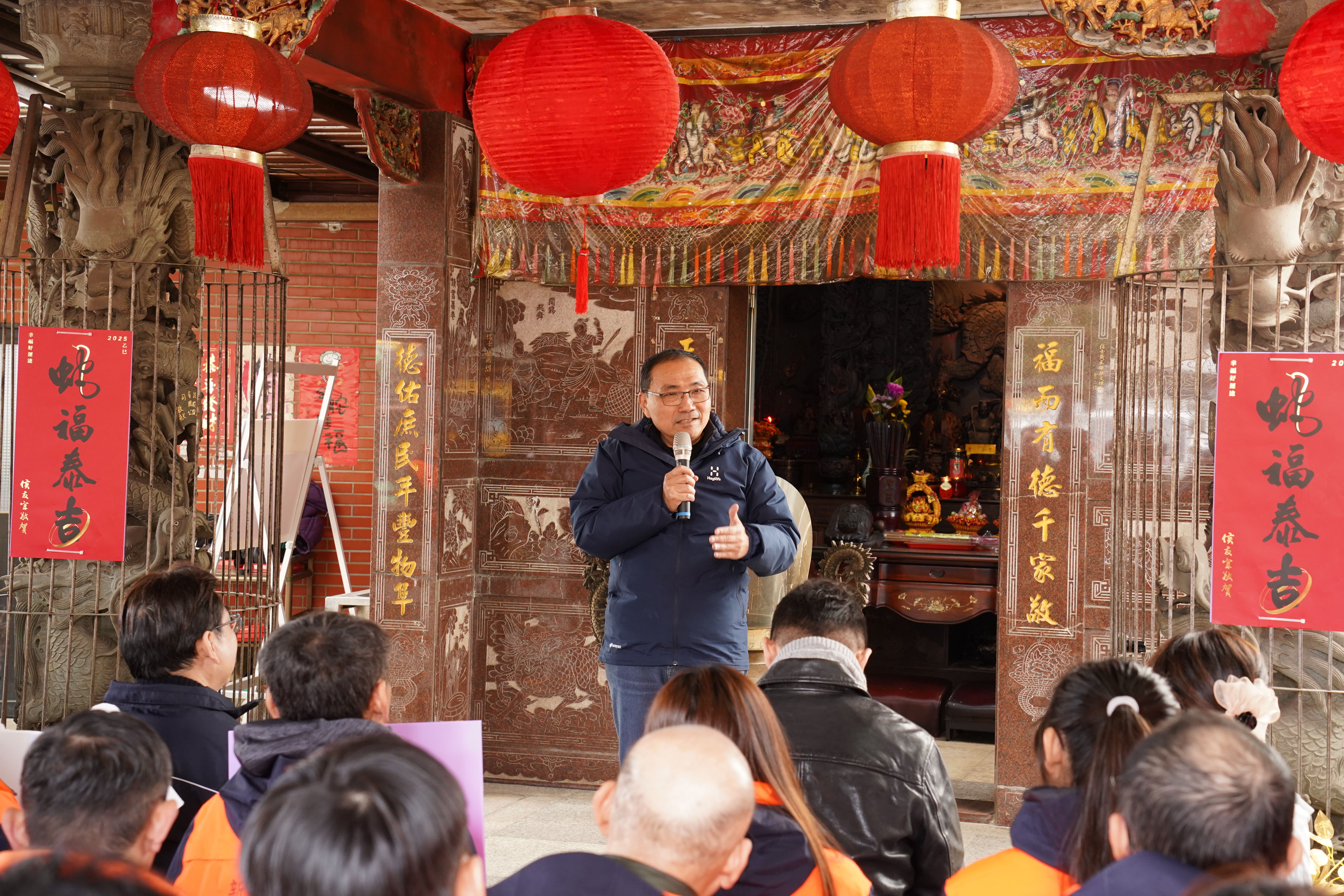 侯友宜市長慰勉清潔隊員，對隊員的貢獻深深表達感謝