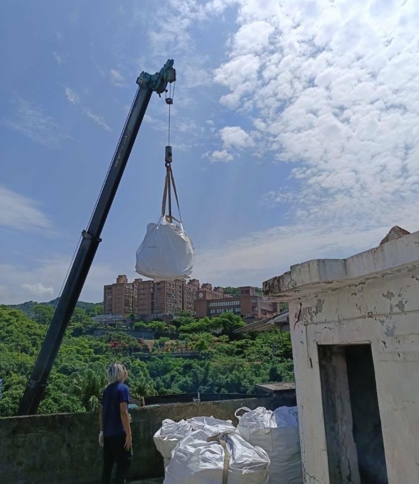 石綿建材廢棄物清除處理