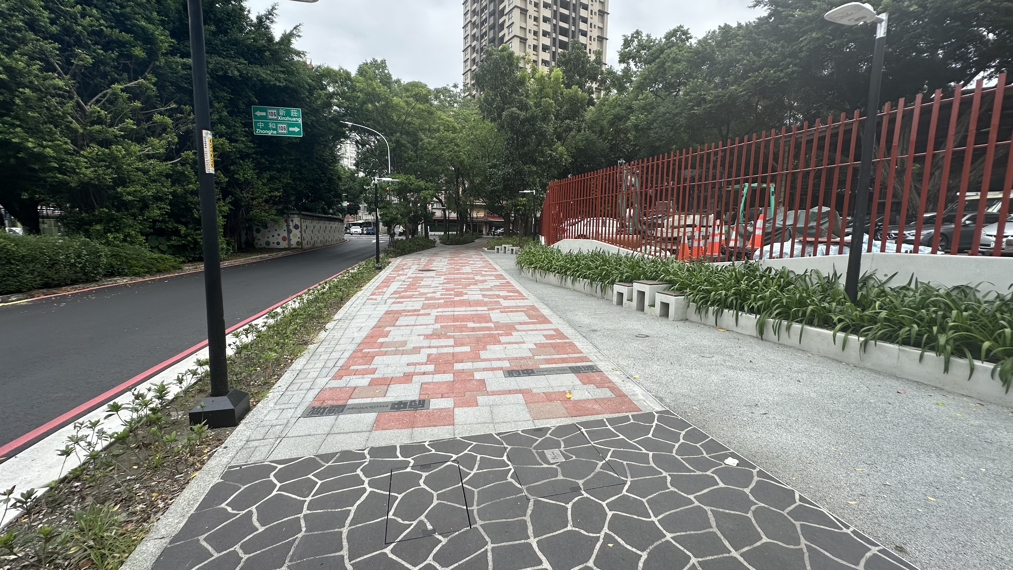 「板橋高中校舍旁街角綠意廣場改造工程」去年榮獲第24屆公共工程金質獎優等