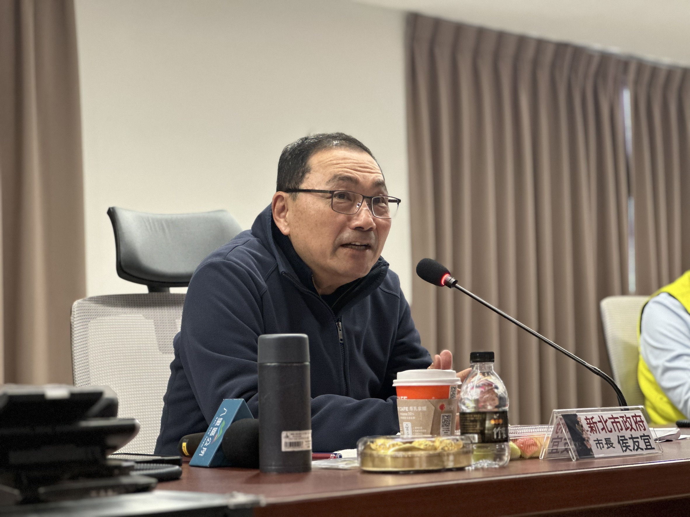 侯友宜於會中宣布八里國中遷移至台北港文中一用地