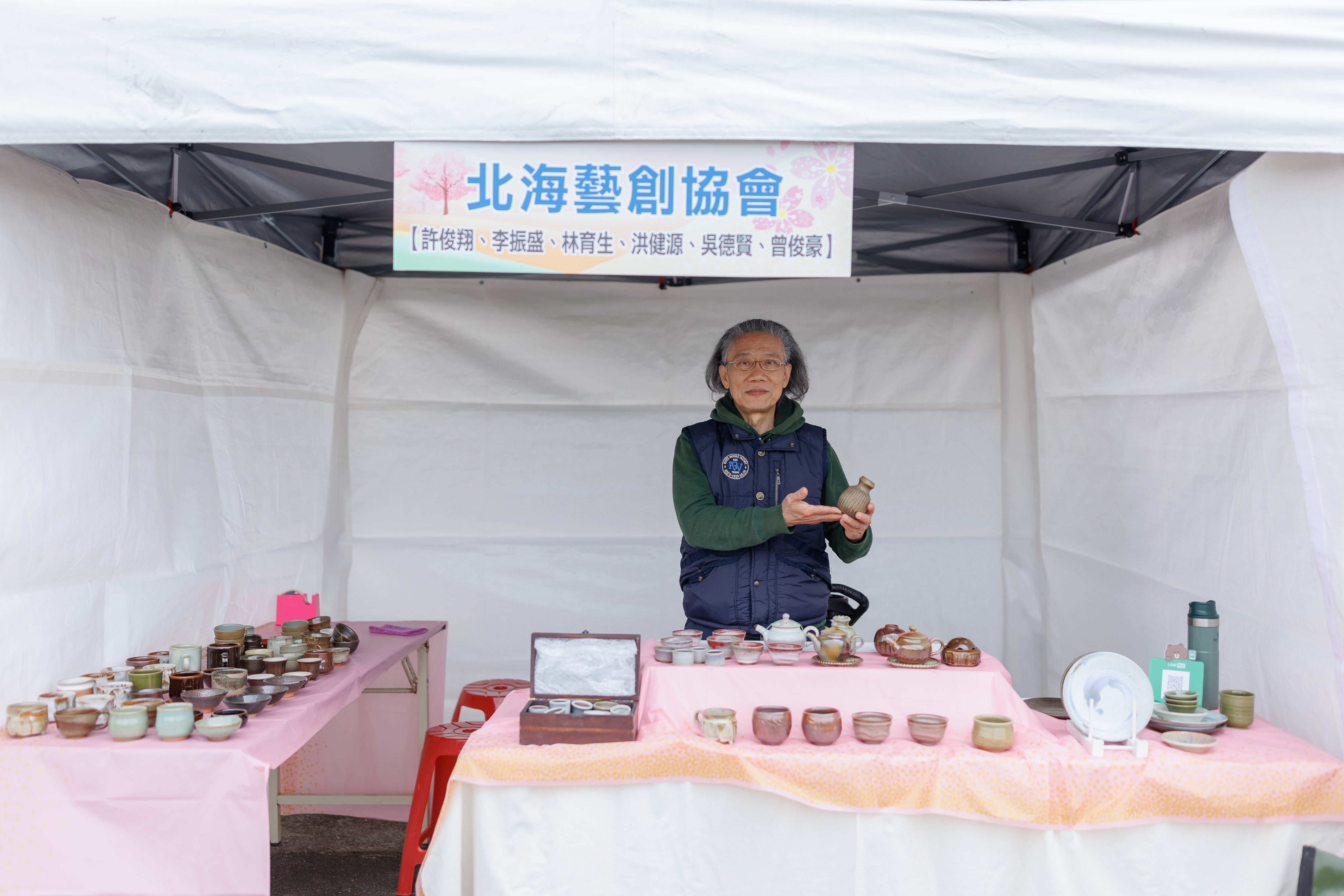 櫻花市集邀請在地青農與藝術家擺攤
