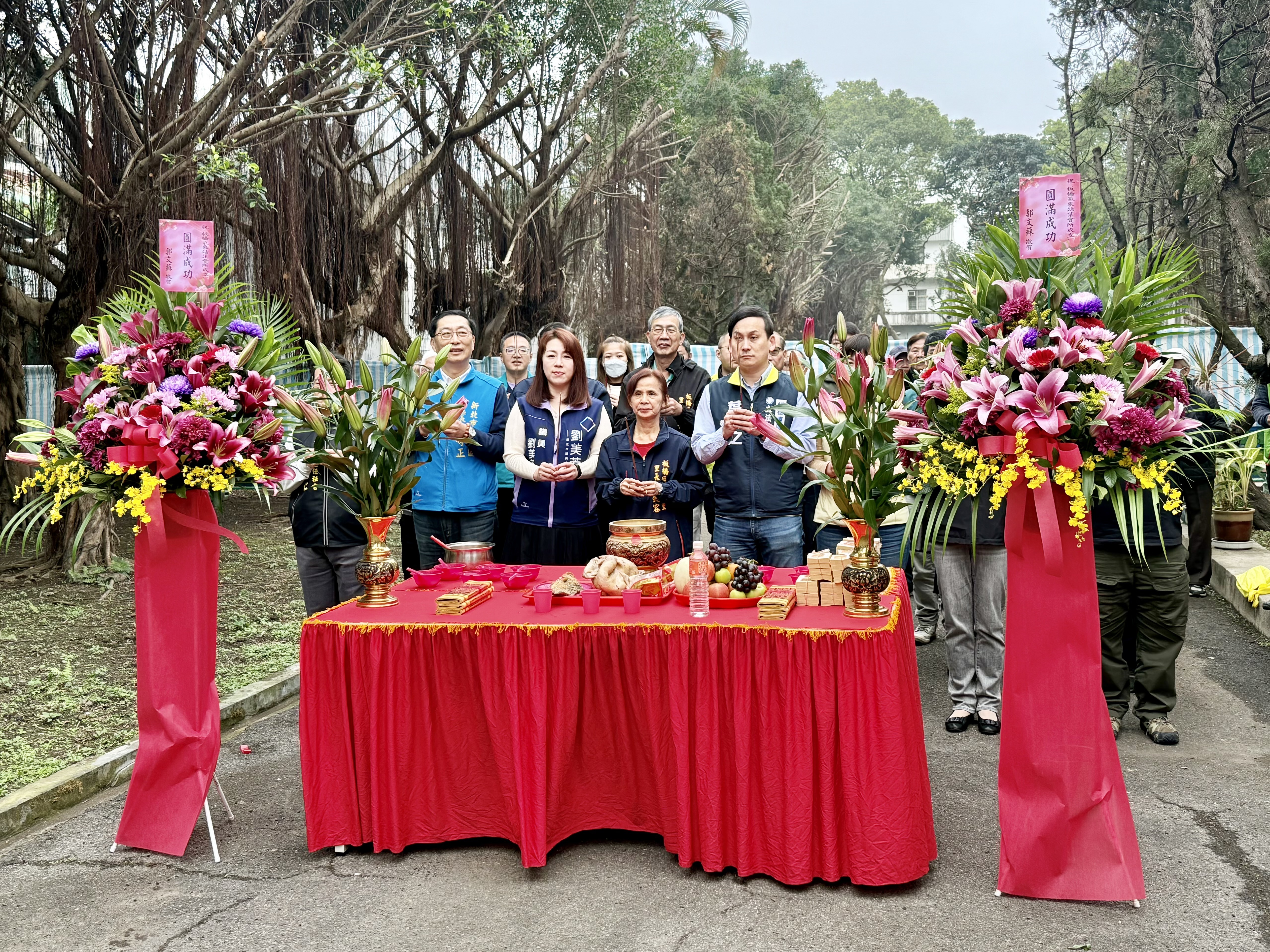 圖3.現場來賓共同祈福慶祝集會所順利啟用