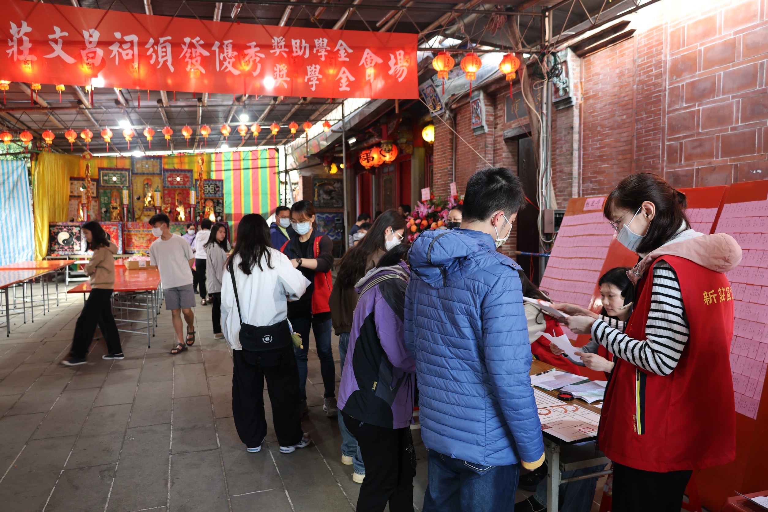 文昌祠獲獎學子報到情形