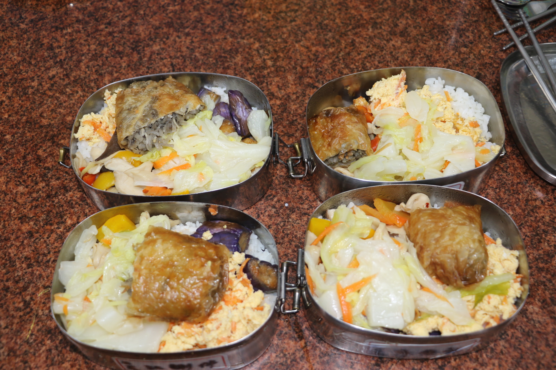 珍媽工坊為據點長輩準備的蔬食便當