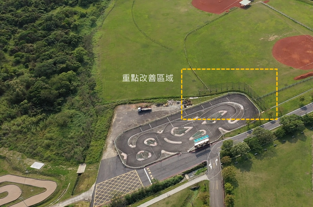  山佳棒壘球場A座外野臨遙控賽車場