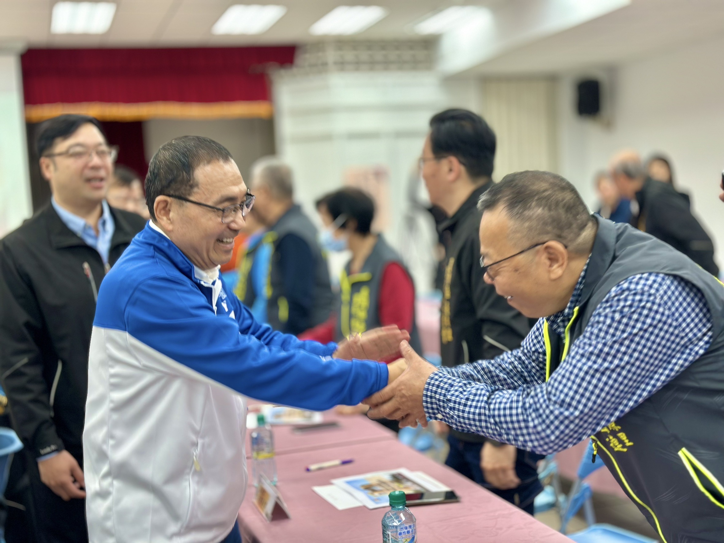 新北市長侯友宜率市府團隊於今(13)日上午至蘆洲參加行動治理座談會。