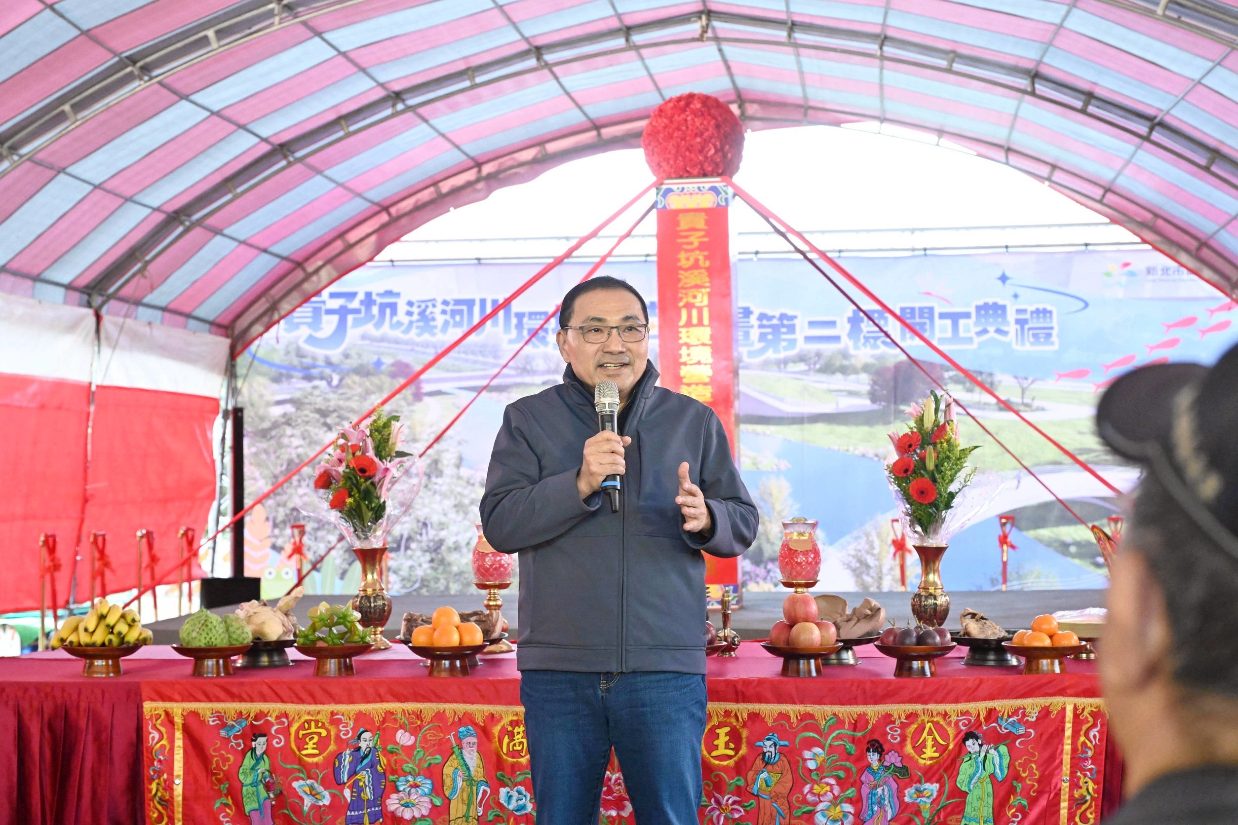 侯友宜說，第二標工程將打造人水共生的河岸環境。