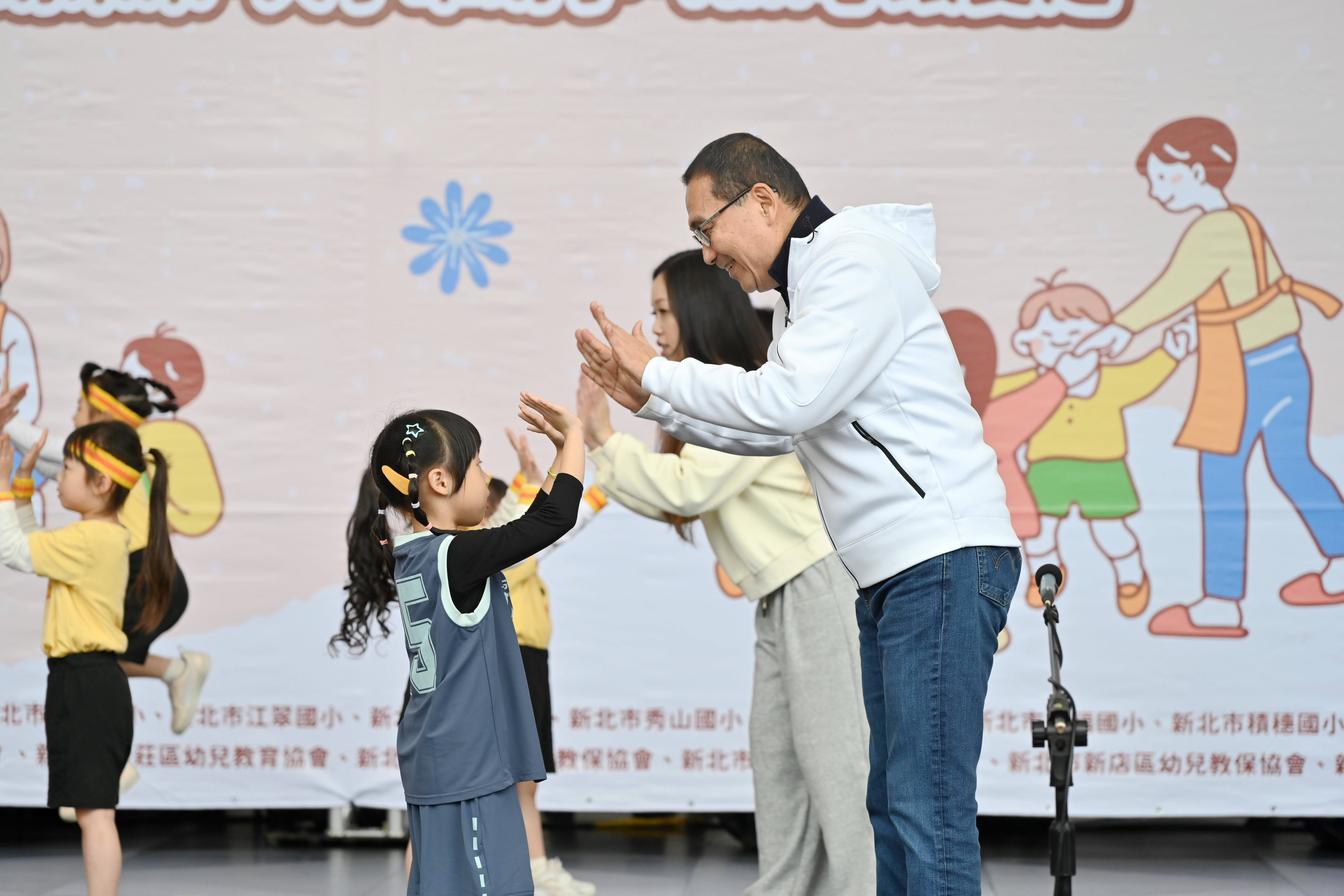 今年特別在童趣嘉年華加入學前的程式教育及AI體驗