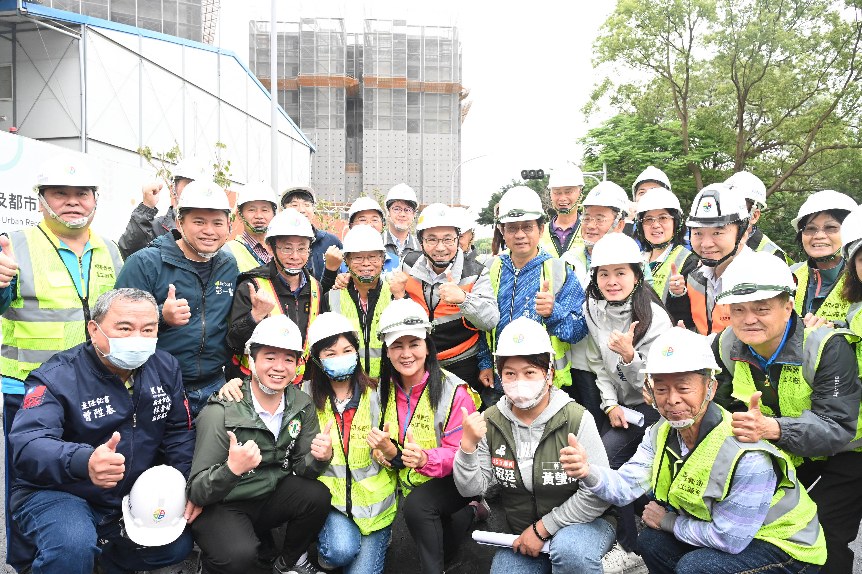 「頂福安居」社會住宅為市府與中央共同推動，共1,294戶，預計116年完工。